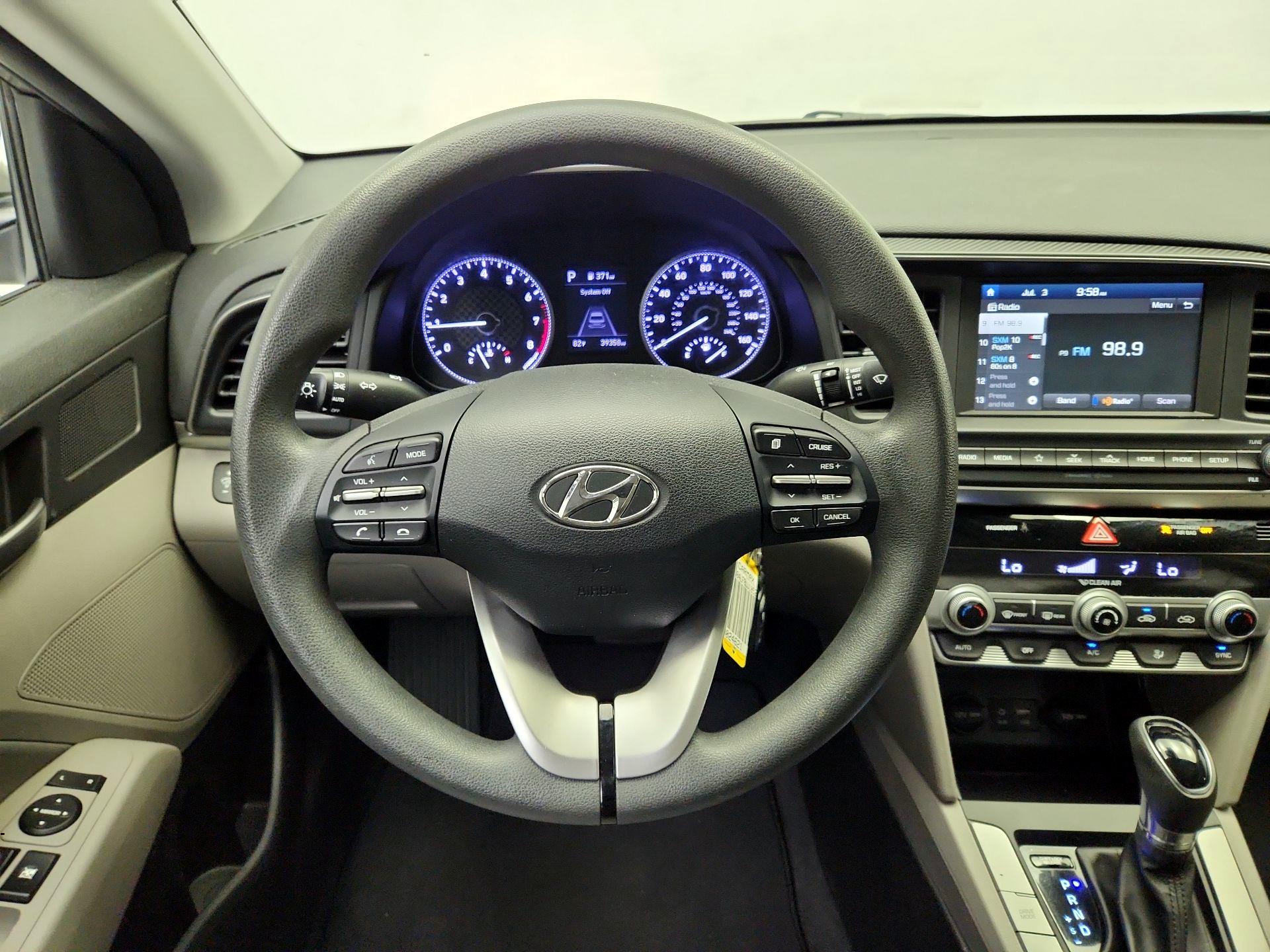 Thumbnail: 2020 Hyundai Elantra - 10