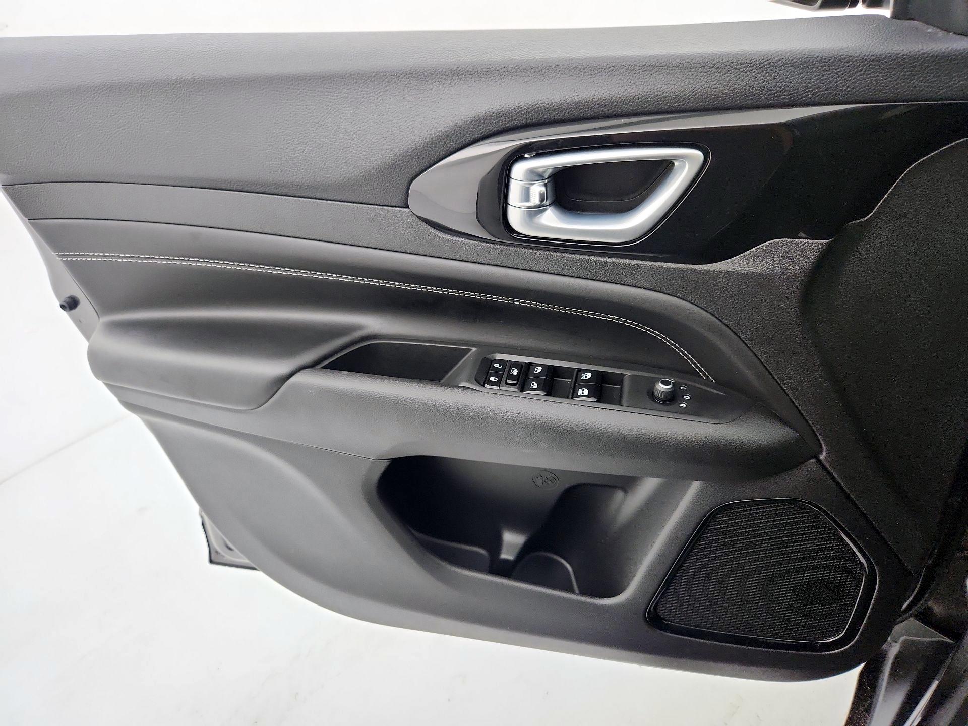 Thumbnail: 2023 Jeep Compass - 12