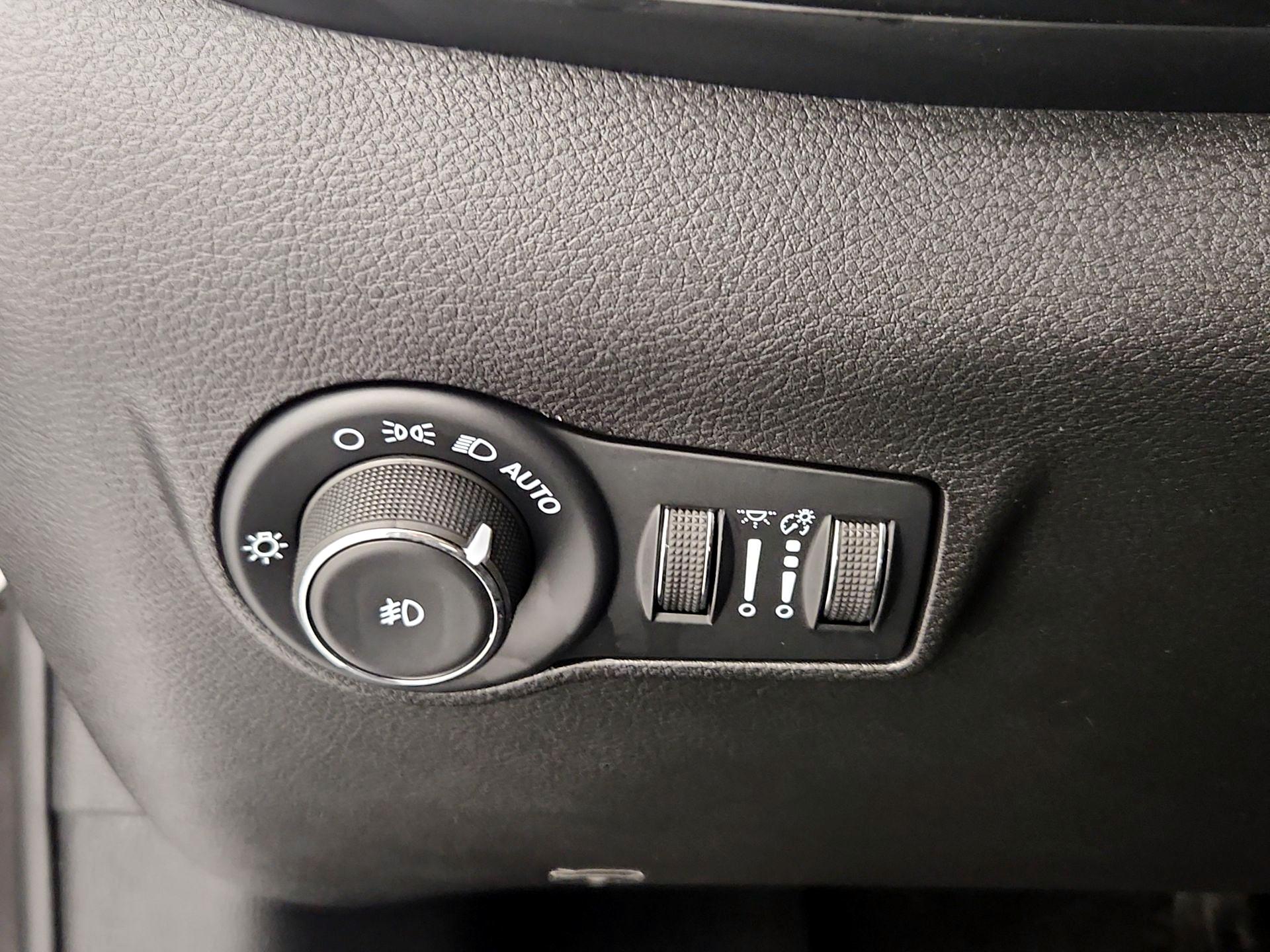 Thumbnail: 2023 Jeep Compass - 13