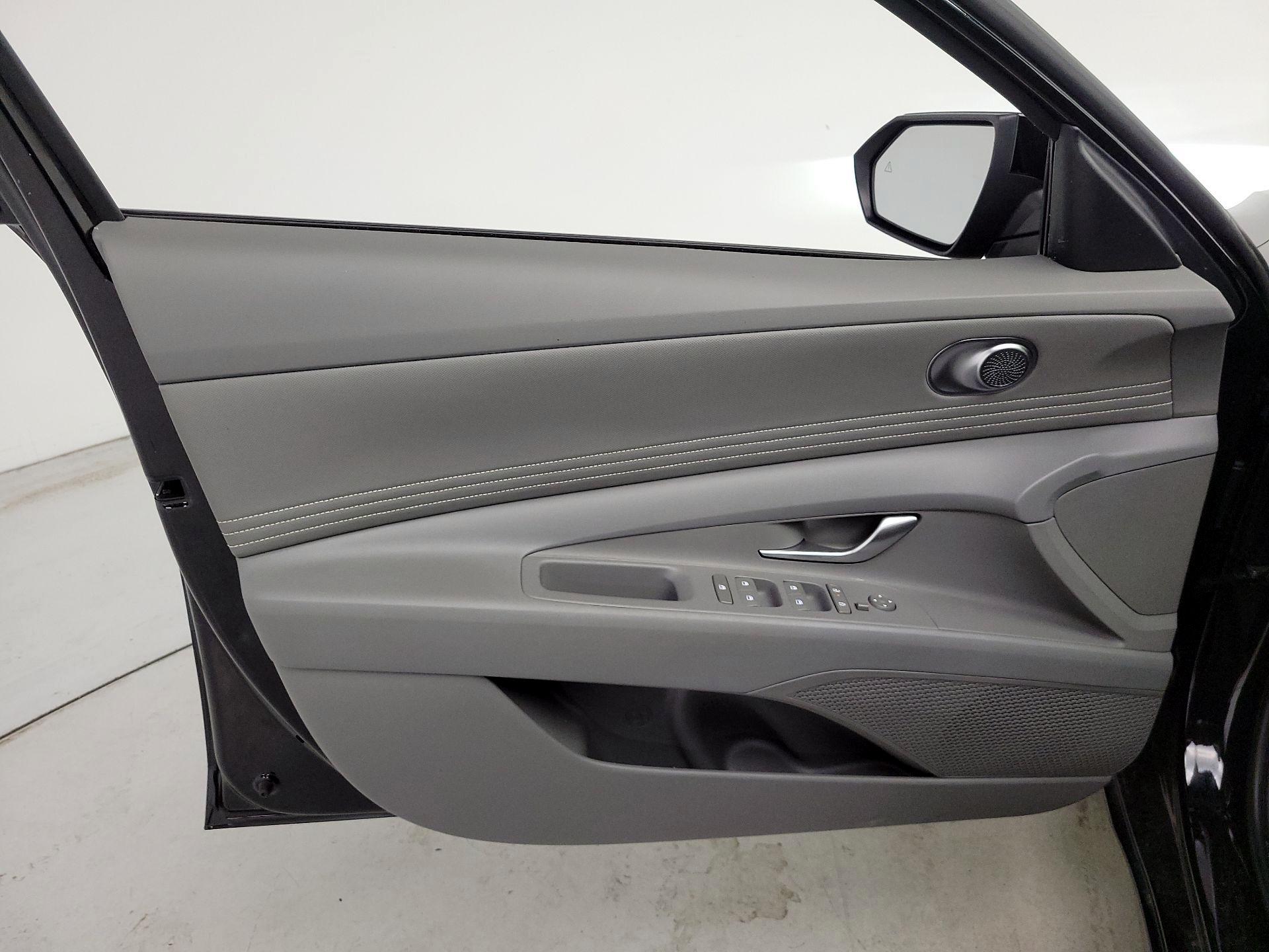Thumbnail: 2025 Hyundai Elantra - 12