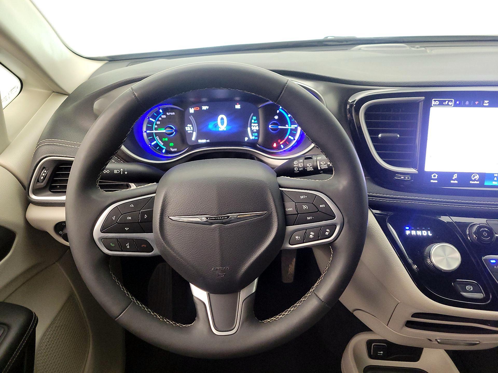Thumbnail: 2024 Chrysler Pacifica - 10