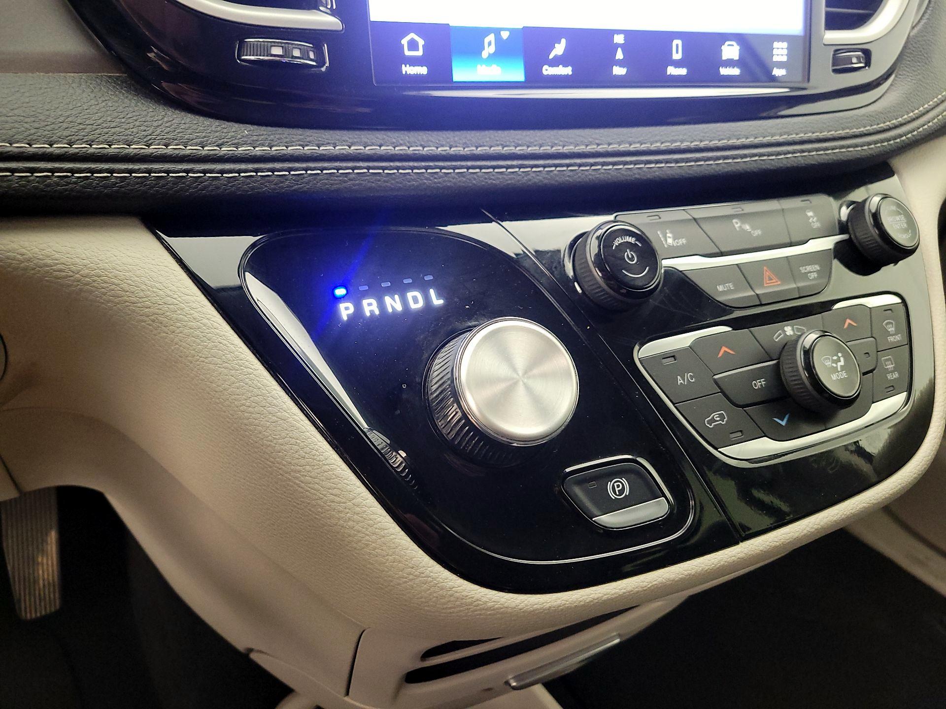 Thumbnail: 2024 Chrysler Pacifica - 18