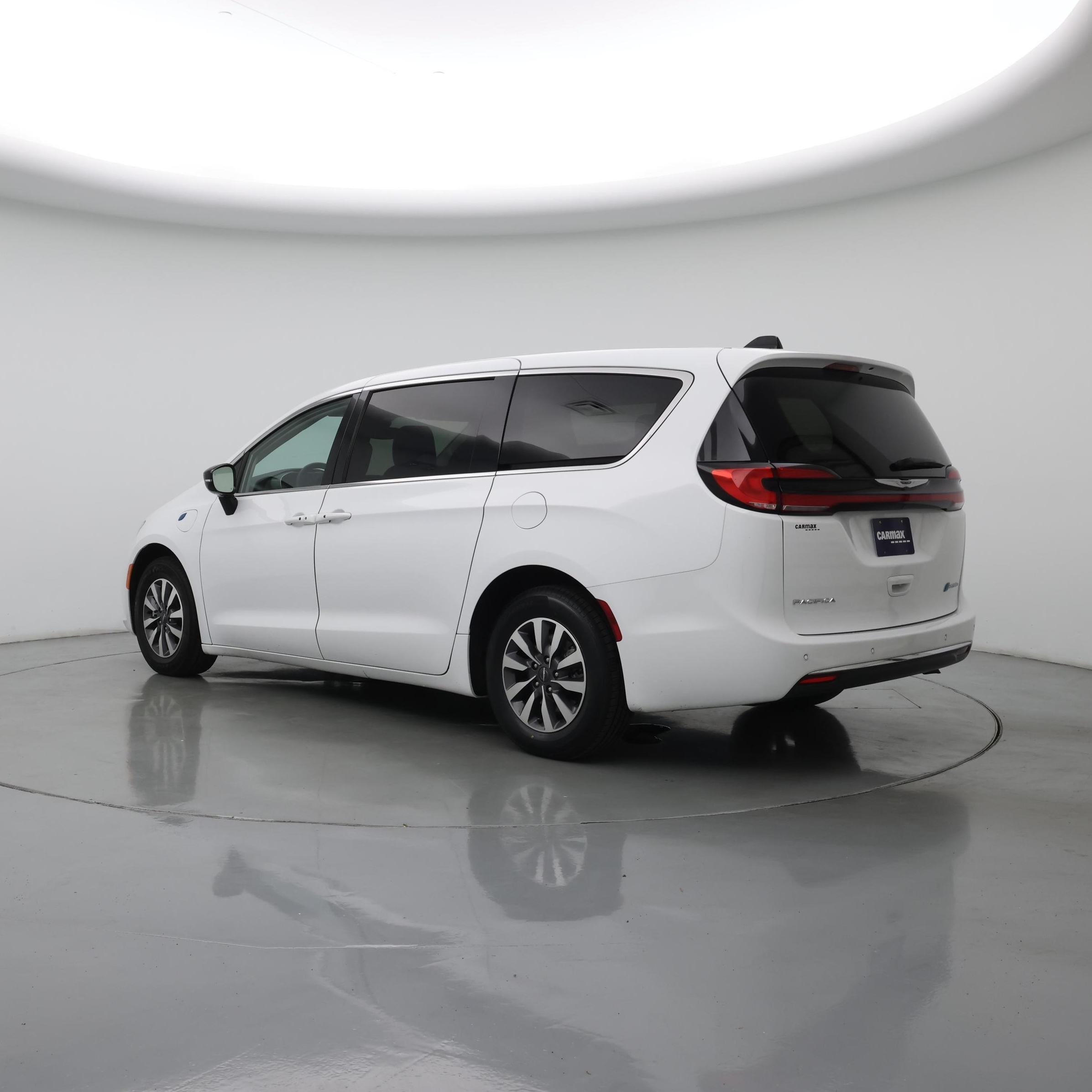 Thumbnail: 2024 Chrysler Pacifica - 2