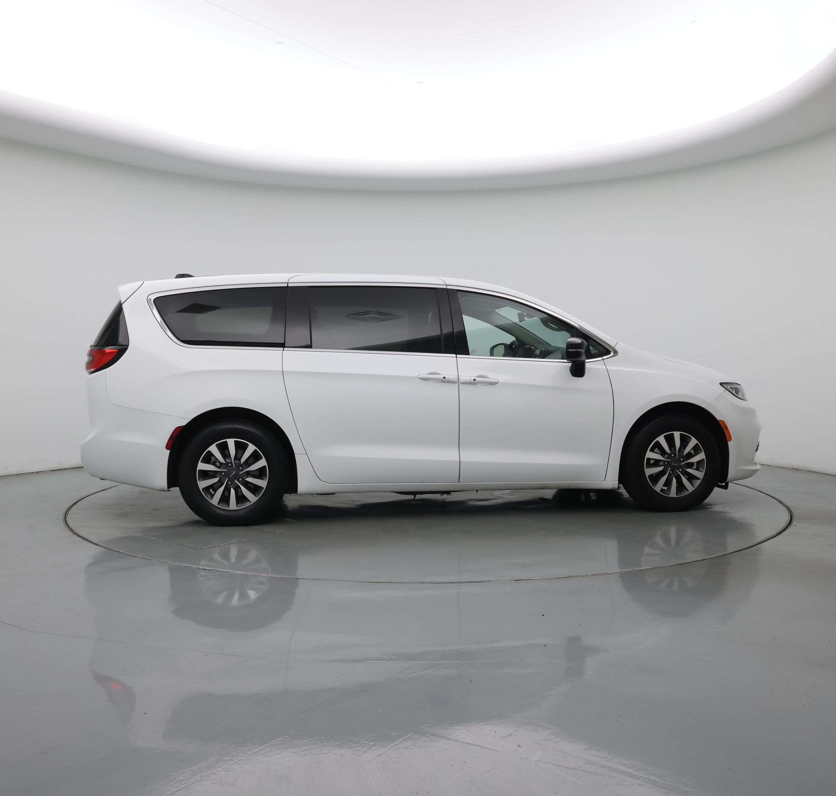 Thumbnail: 2024 Chrysler Pacifica - 7
