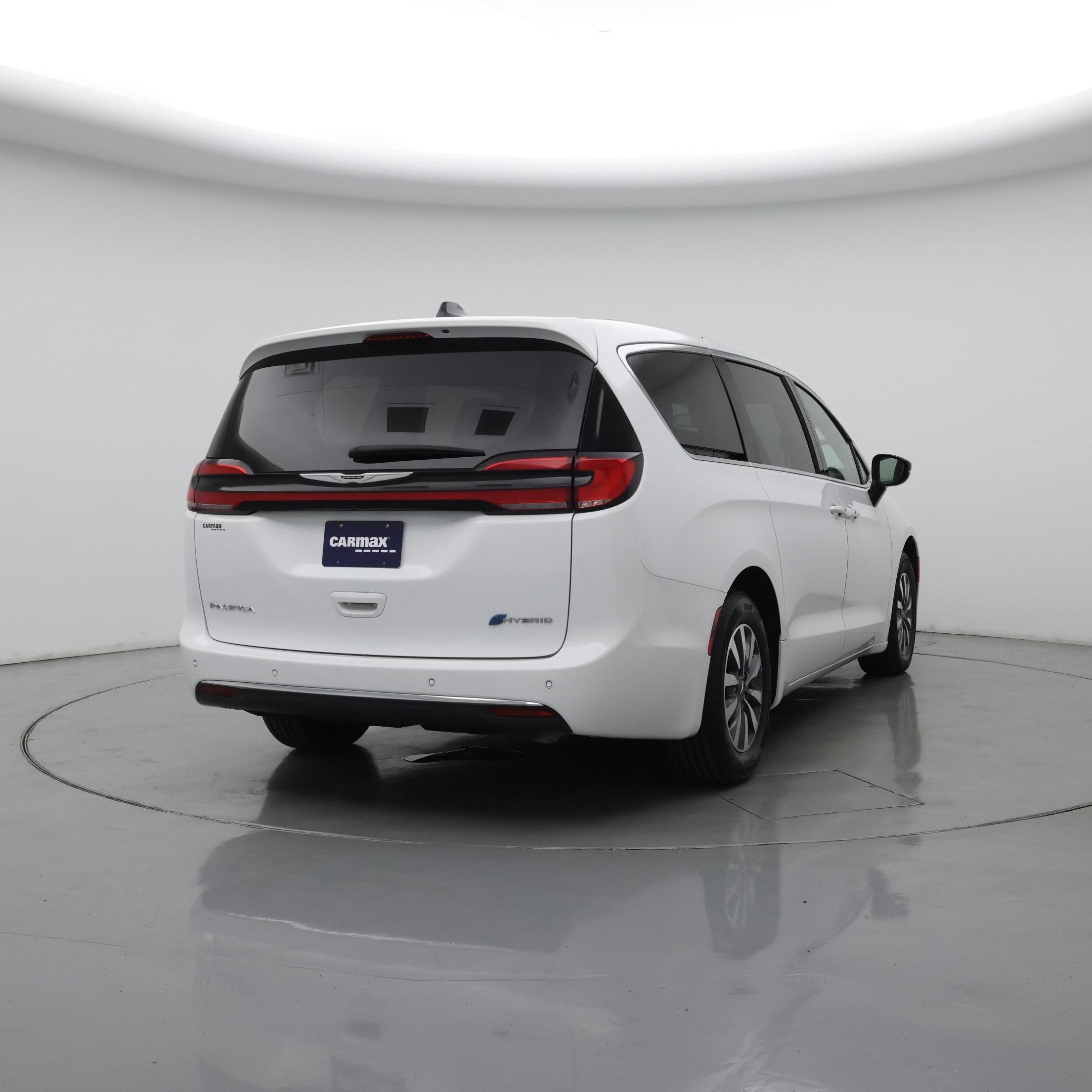 Thumbnail: 2024 Chrysler Pacifica - 8