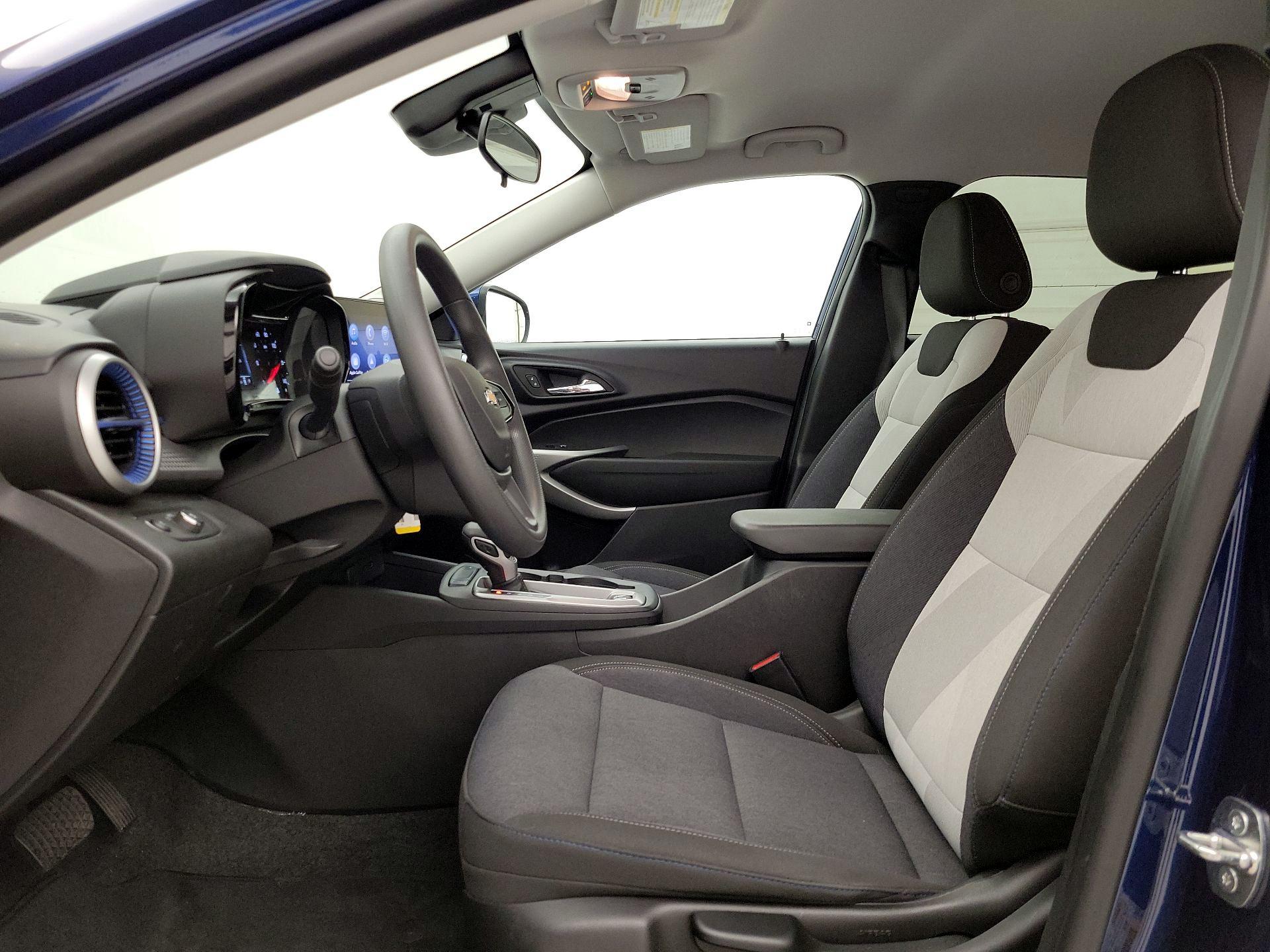 Thumbnail: 2024 Chevrolet Trax - 11