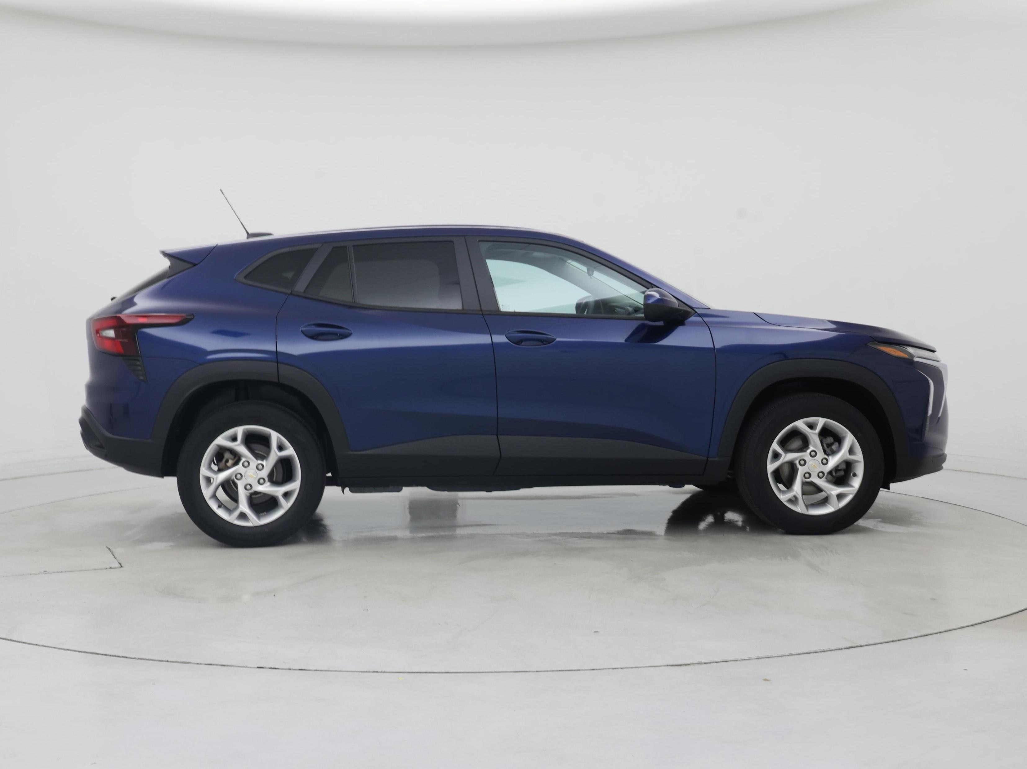Thumbnail: 2024 Chevrolet Trax - 7