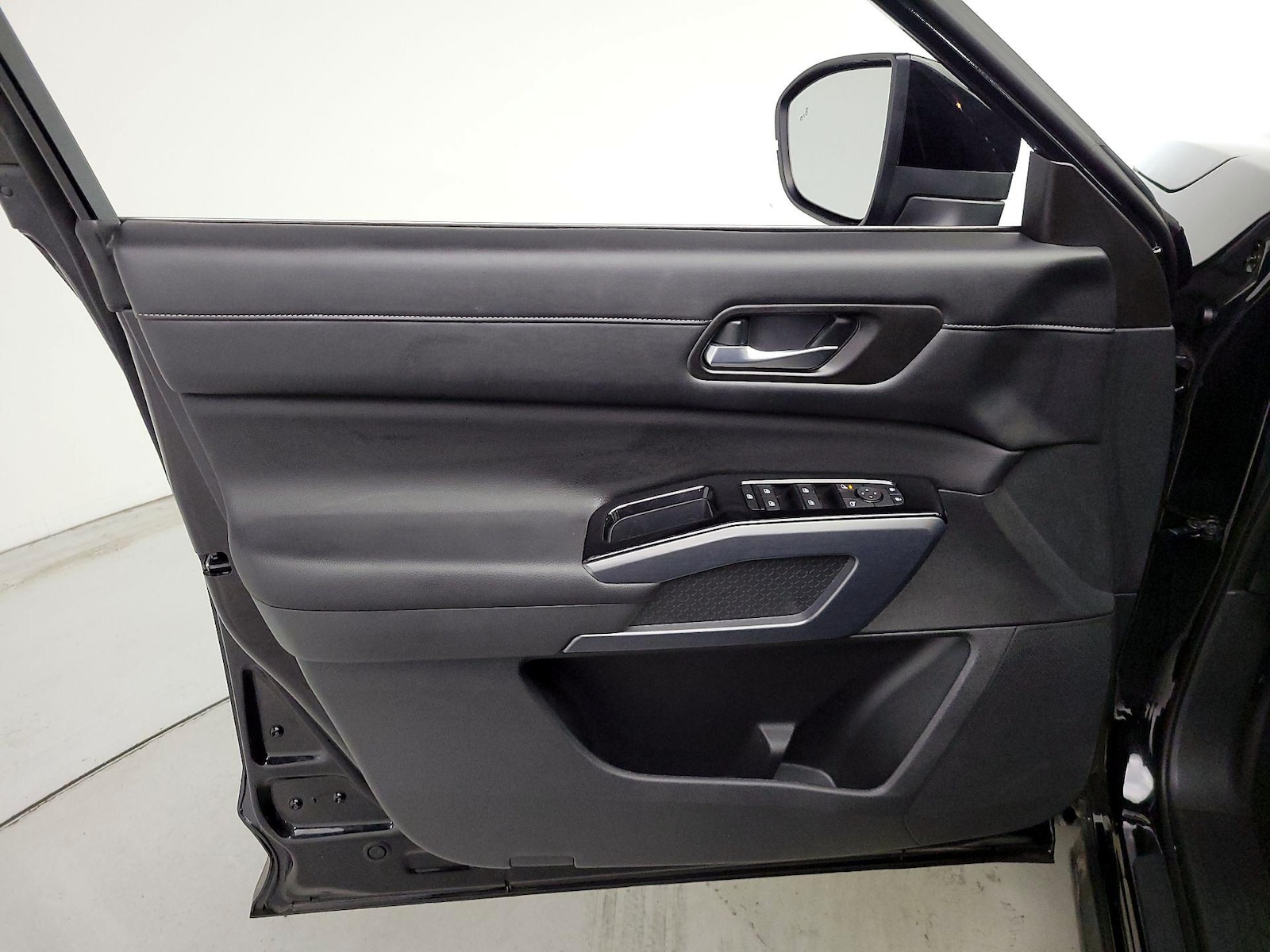 2024 Nissan Pathfinder SL - Photo 13