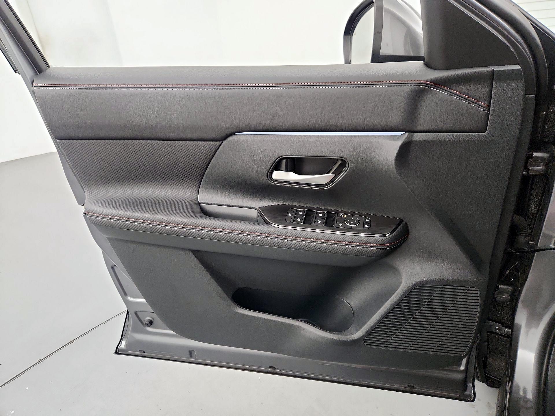 Thumbnail: 2025 Nissan Kicks - 12