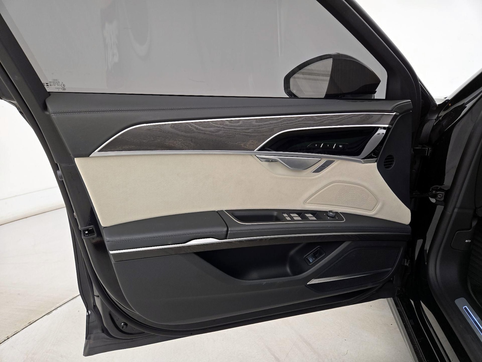 2025 Audi A8 Base - Photo 13