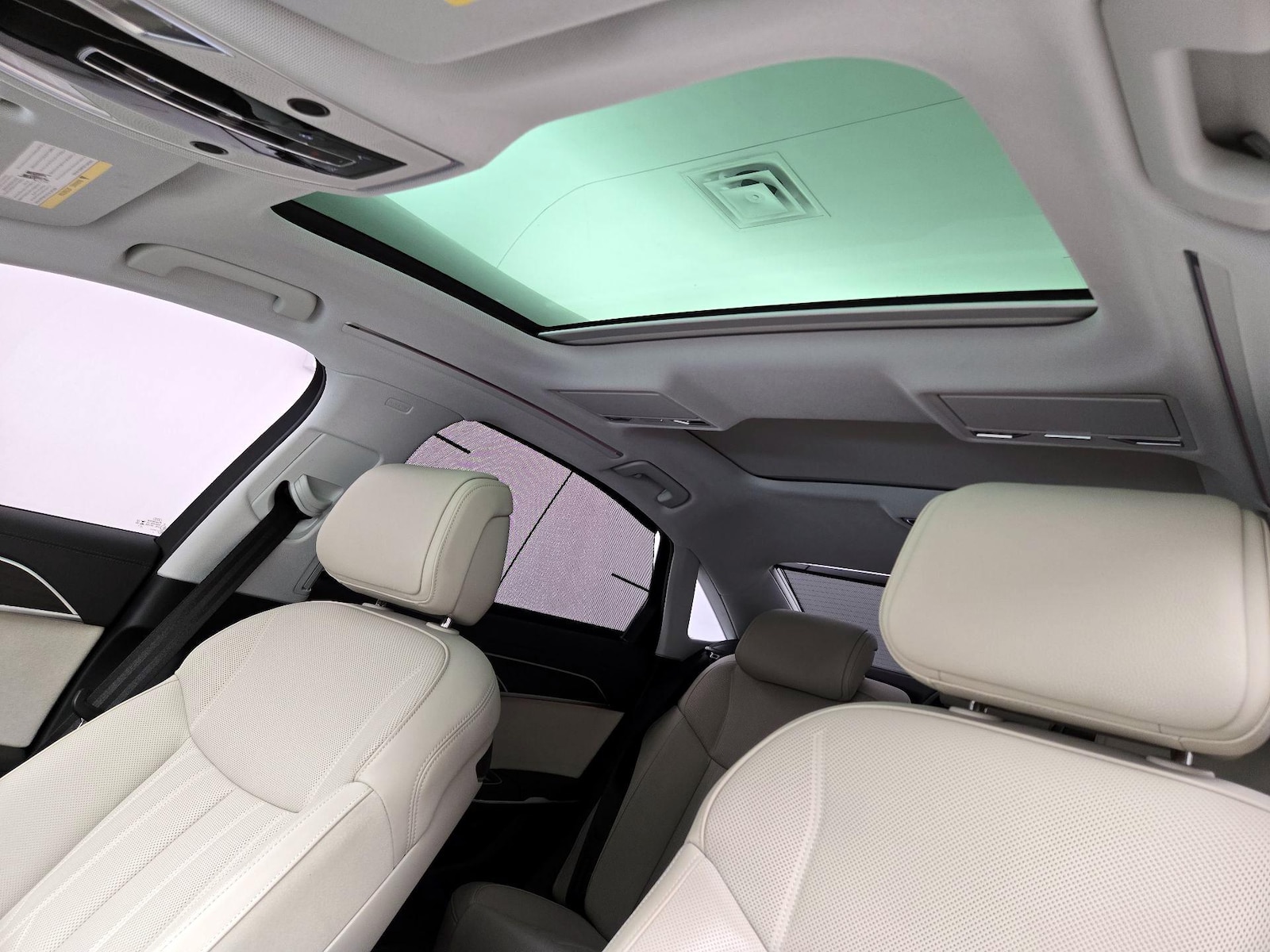 2025 Audi A8 Base - Photo 21