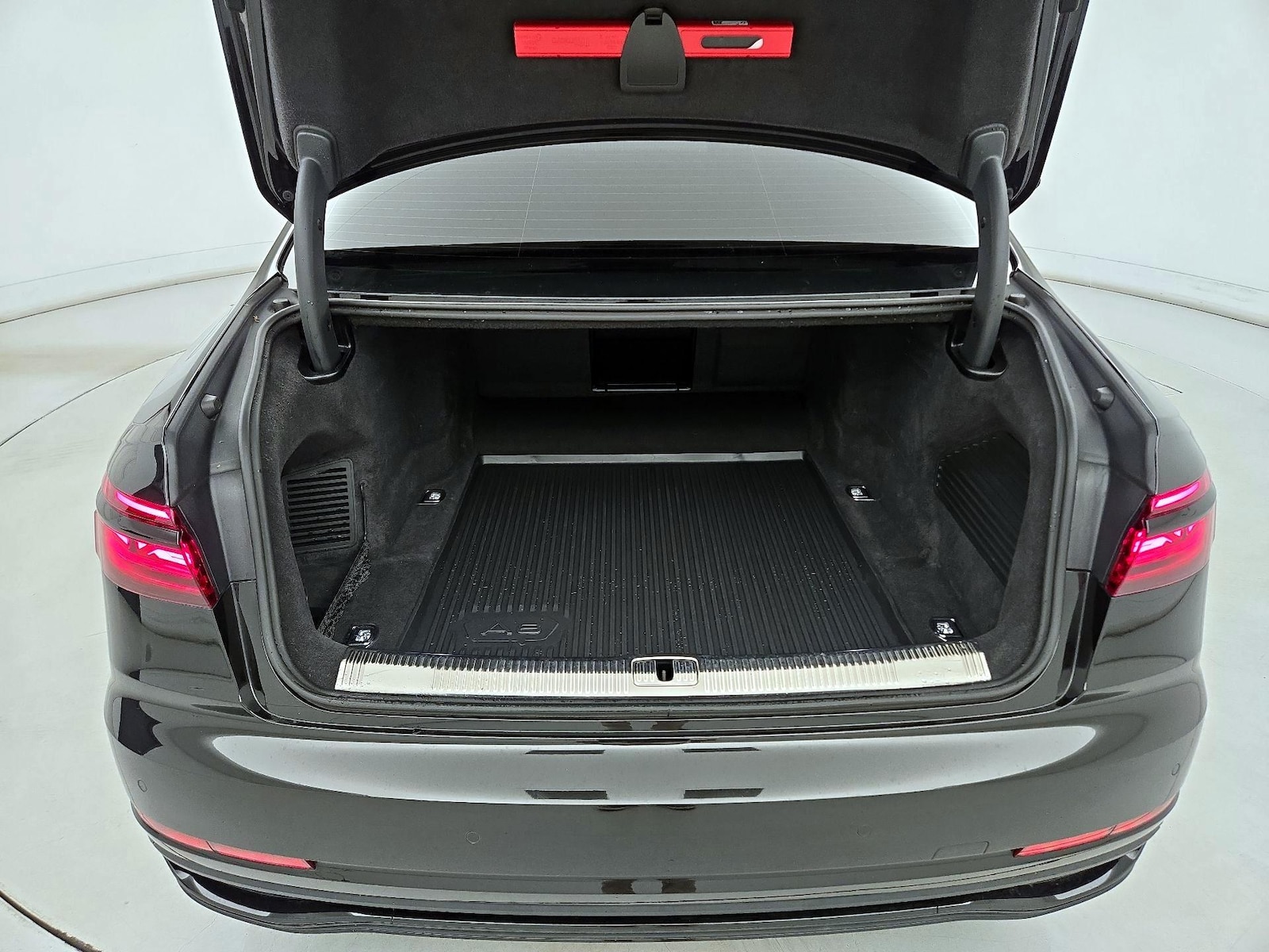 2025 Audi A8 Base - Photo 23