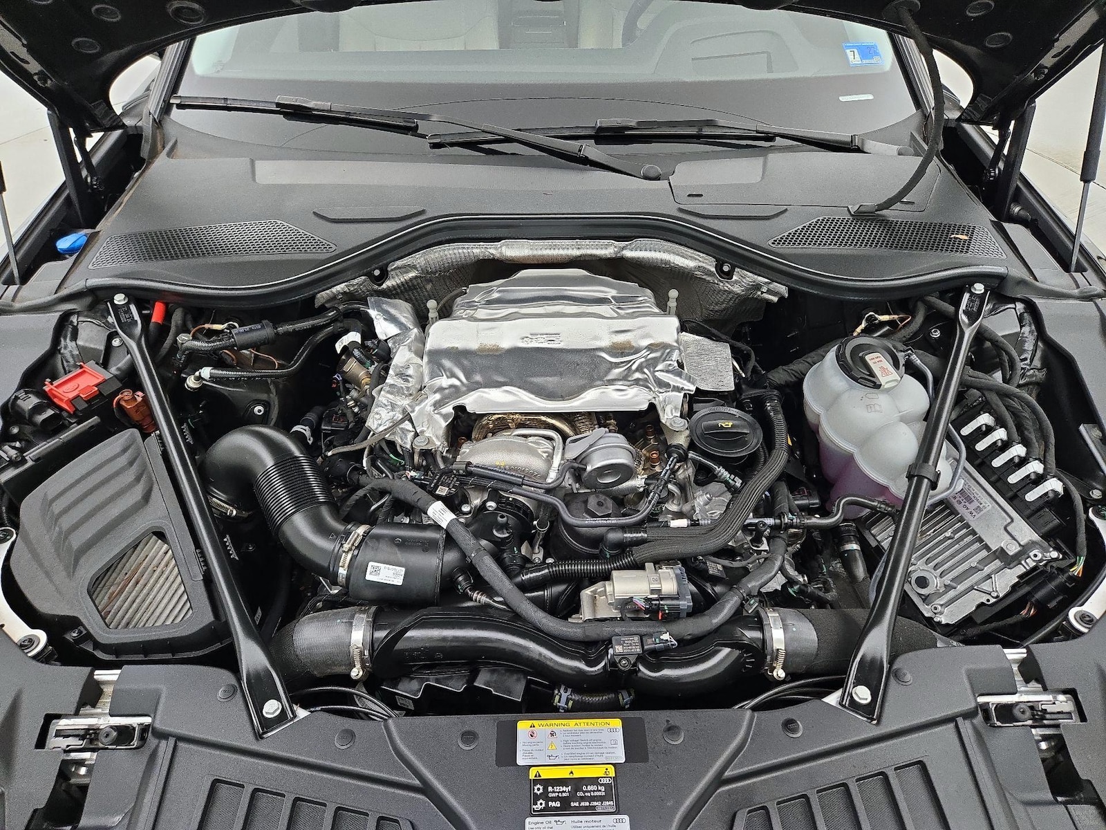 2025 Audi A8 Base - Photo 24