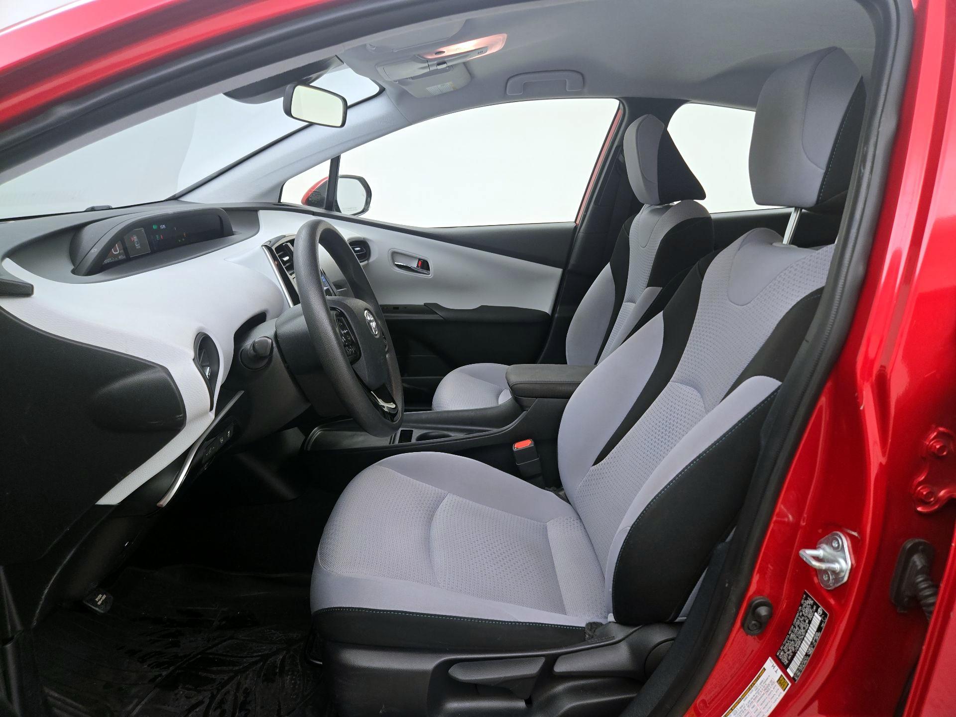 Thumbnail: 2019 Toyota Prius - 11