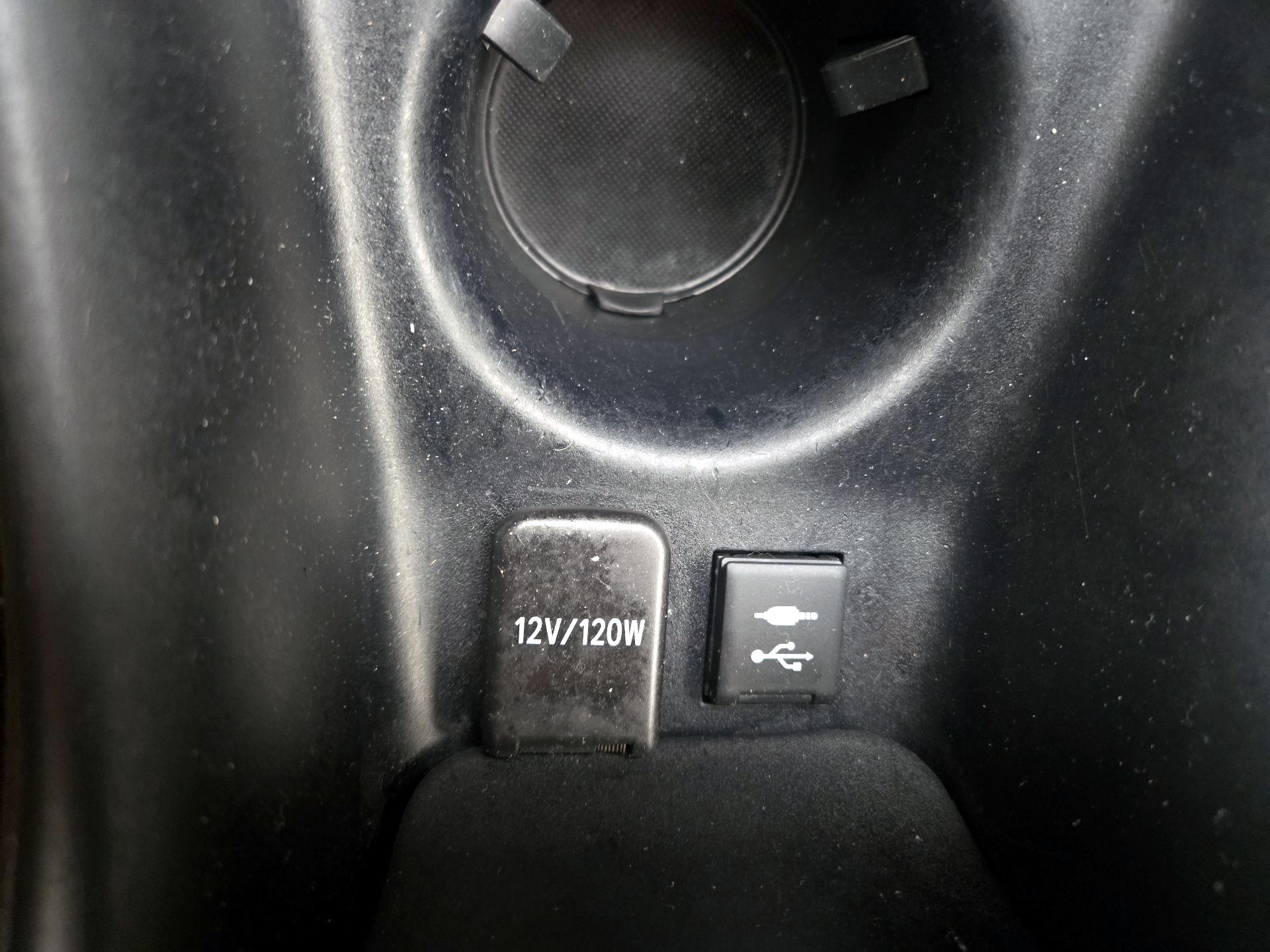 Thumbnail: 2019 Toyota Prius - 18