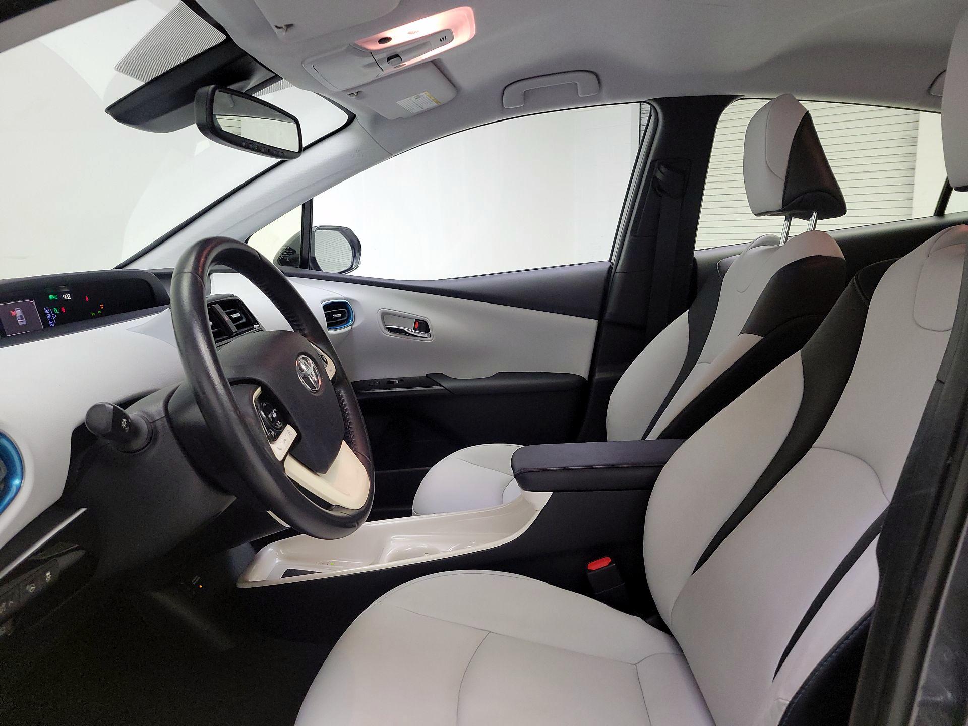 Thumbnail: 2017 Toyota Prius - 11