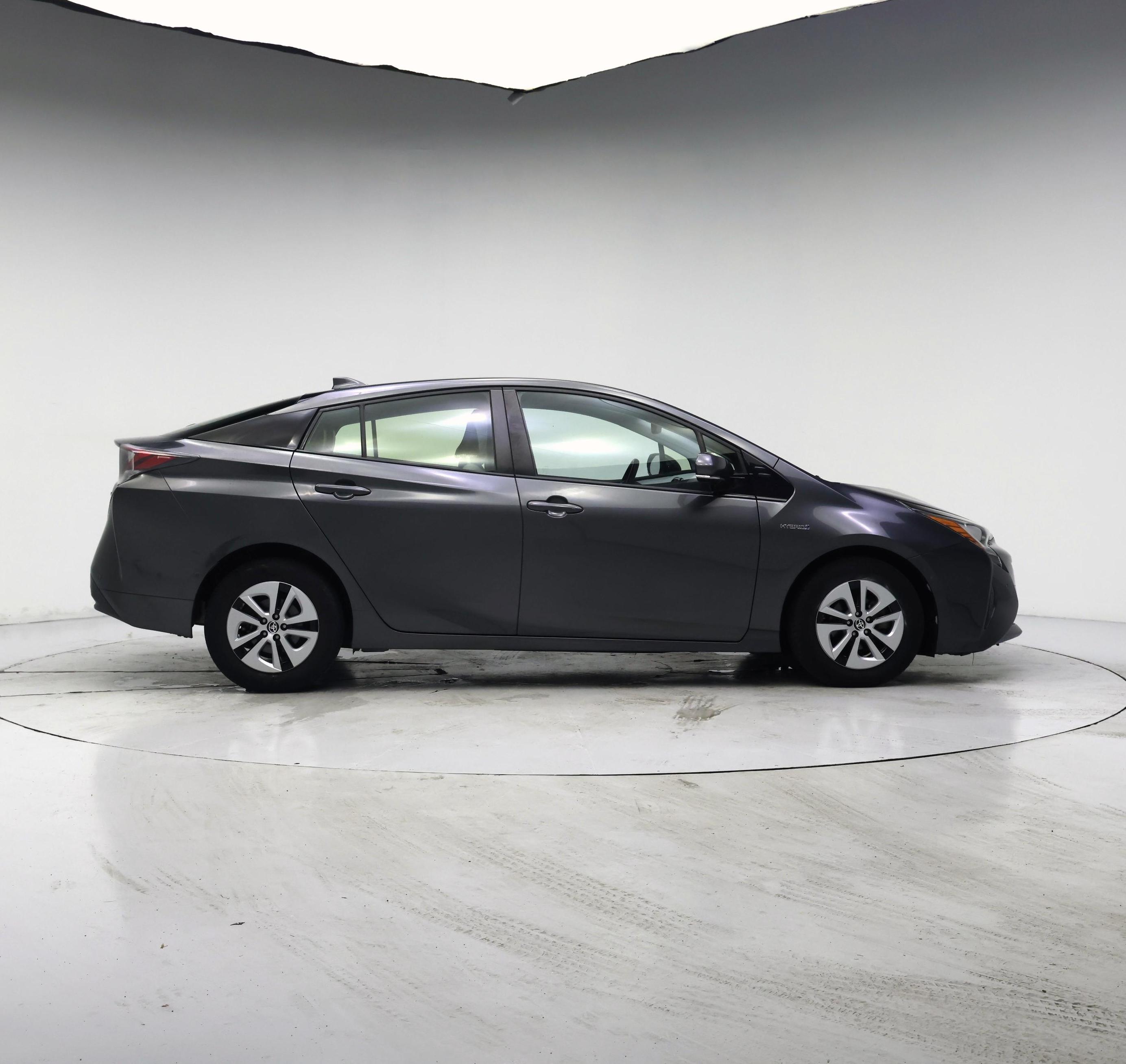 Thumbnail: 2017 Toyota Prius - 7