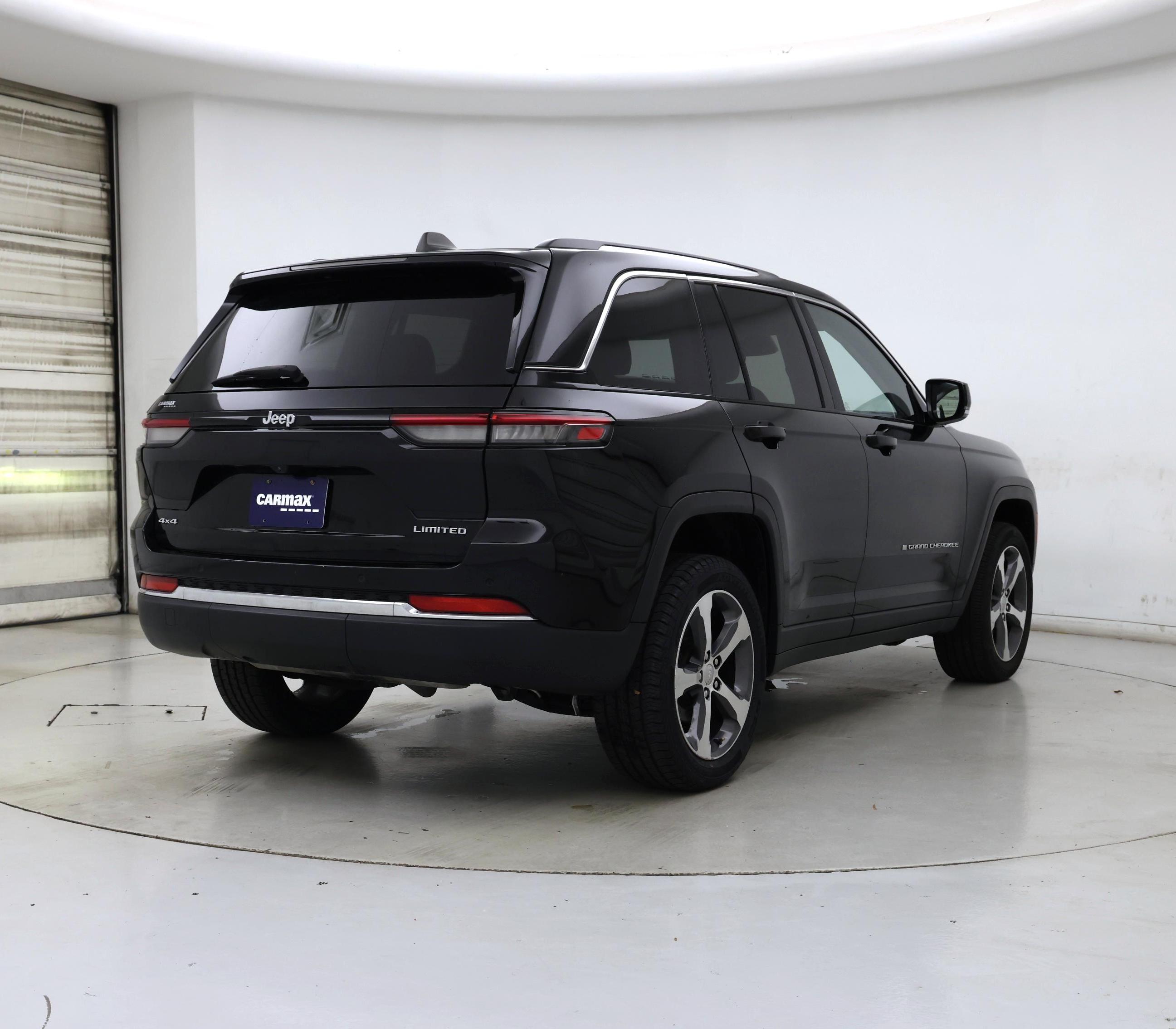 Thumbnail: 2023 Jeep Grand Cherokee - 8