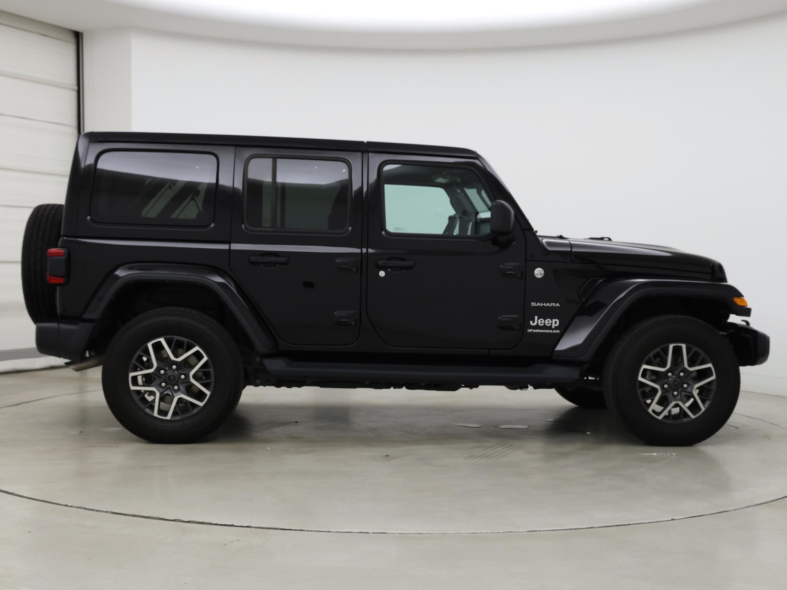 2024 Jeep Wrangler 4-Door Sahara - Photo 8