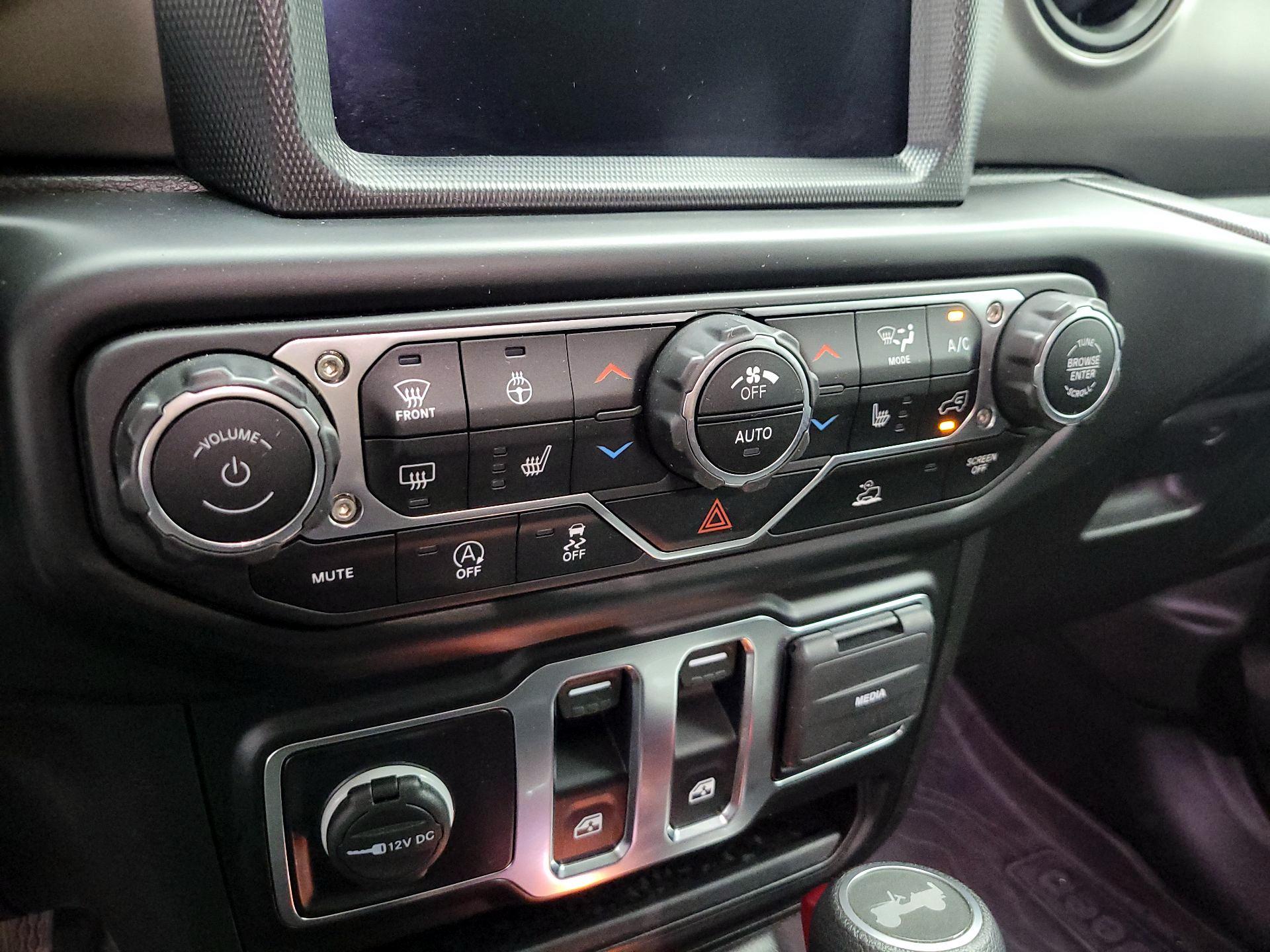 Thumbnail: 2021 Jeep Wrangler - 15