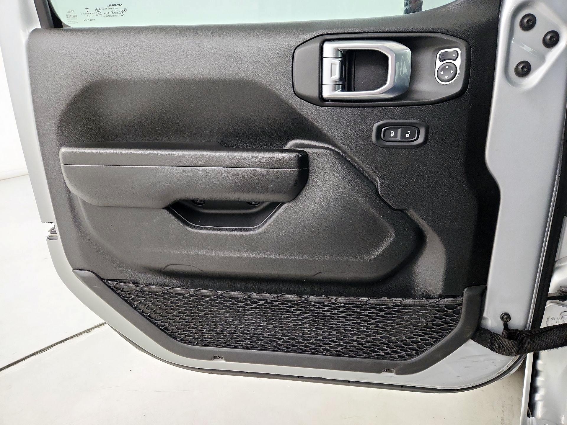 Thumbnail: 2022 Jeep Wrangler - 12