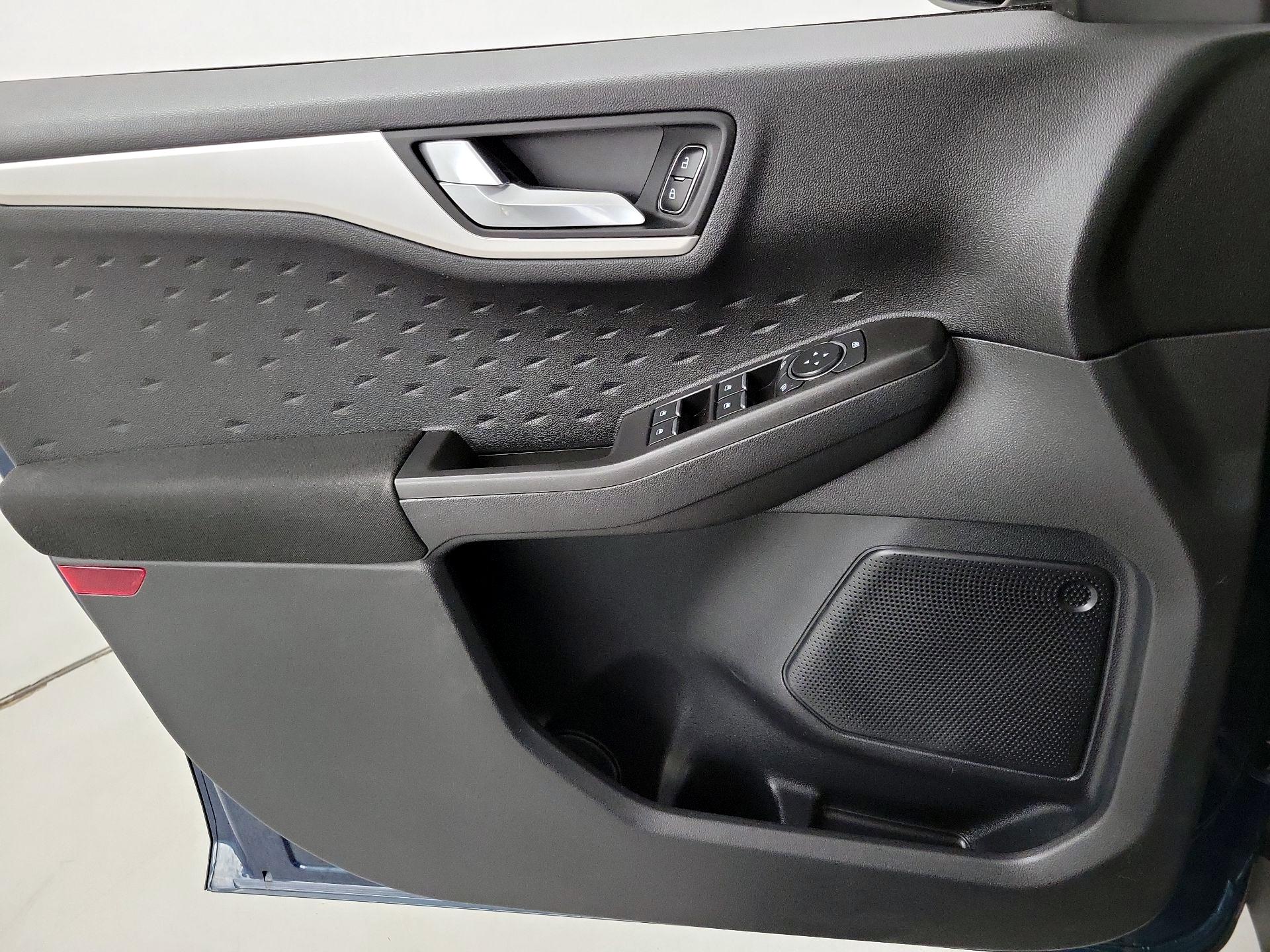 Thumbnail: 2020 Ford Escape - 12