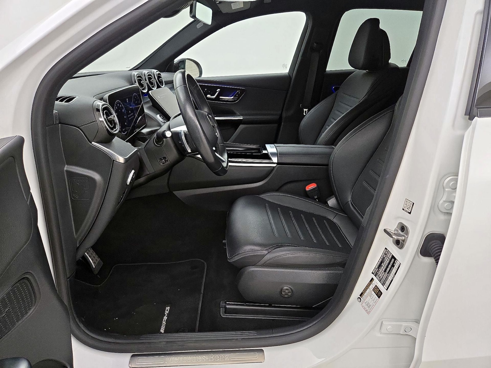 2024 Mercedes-Benz GLC GLC300 - Photo 12