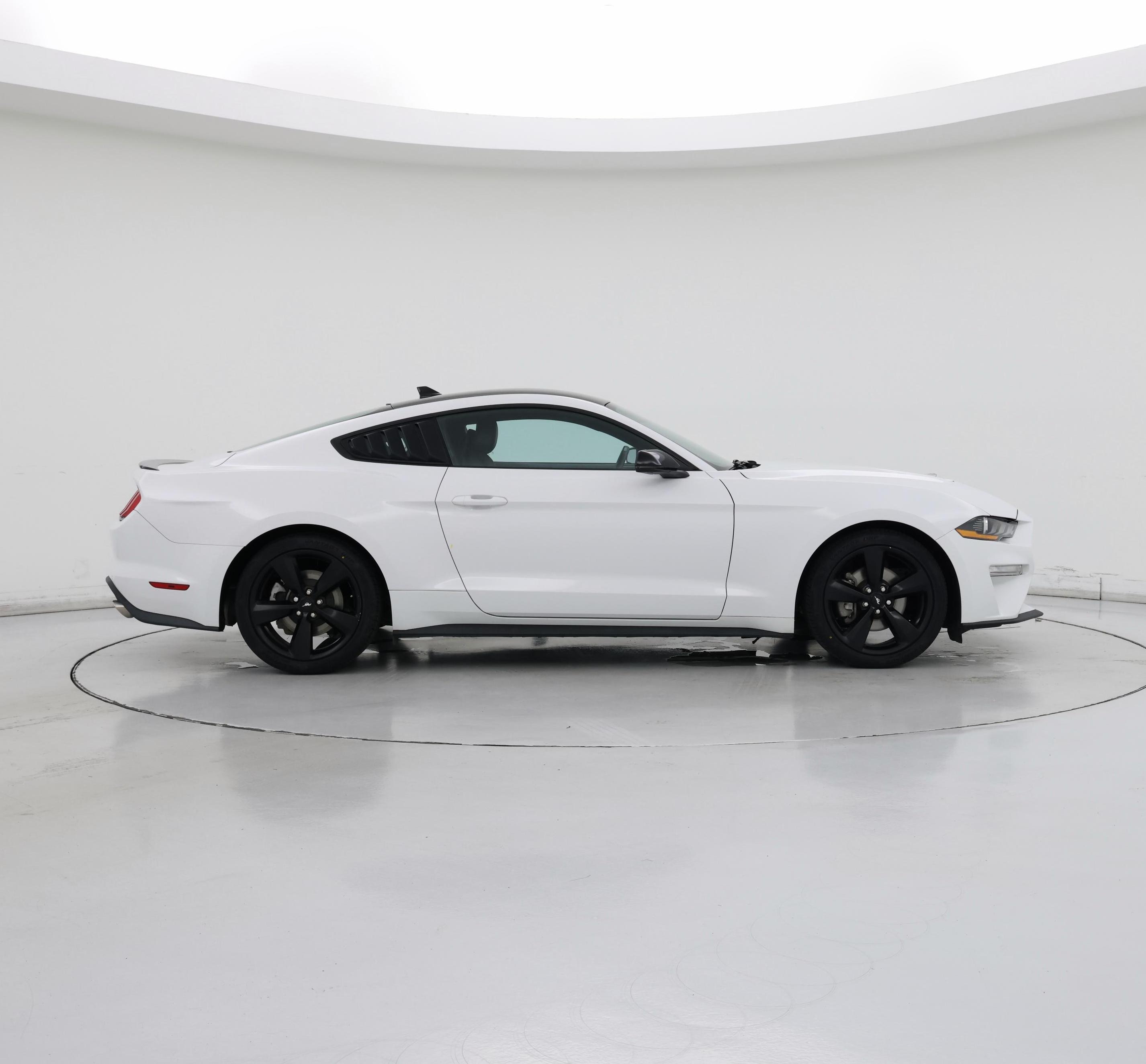 Thumbnail: 2022 Ford Mustang - 7