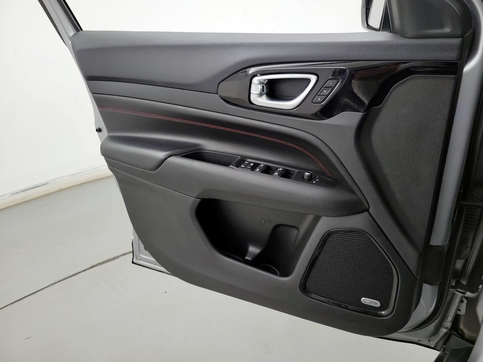 Thumbnail: 2022 Jeep Compass - 12