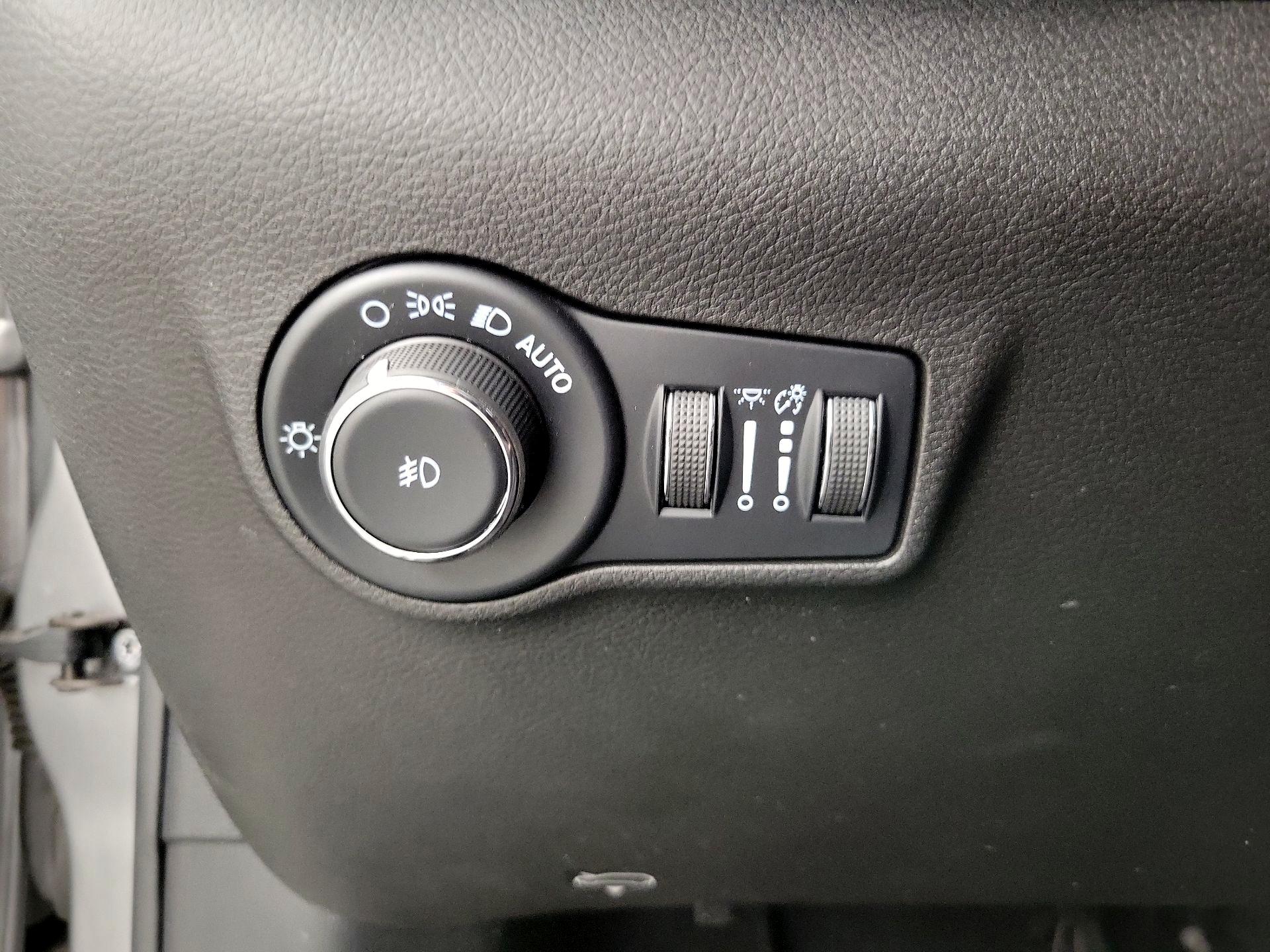 Thumbnail: 2022 Jeep Compass - 13