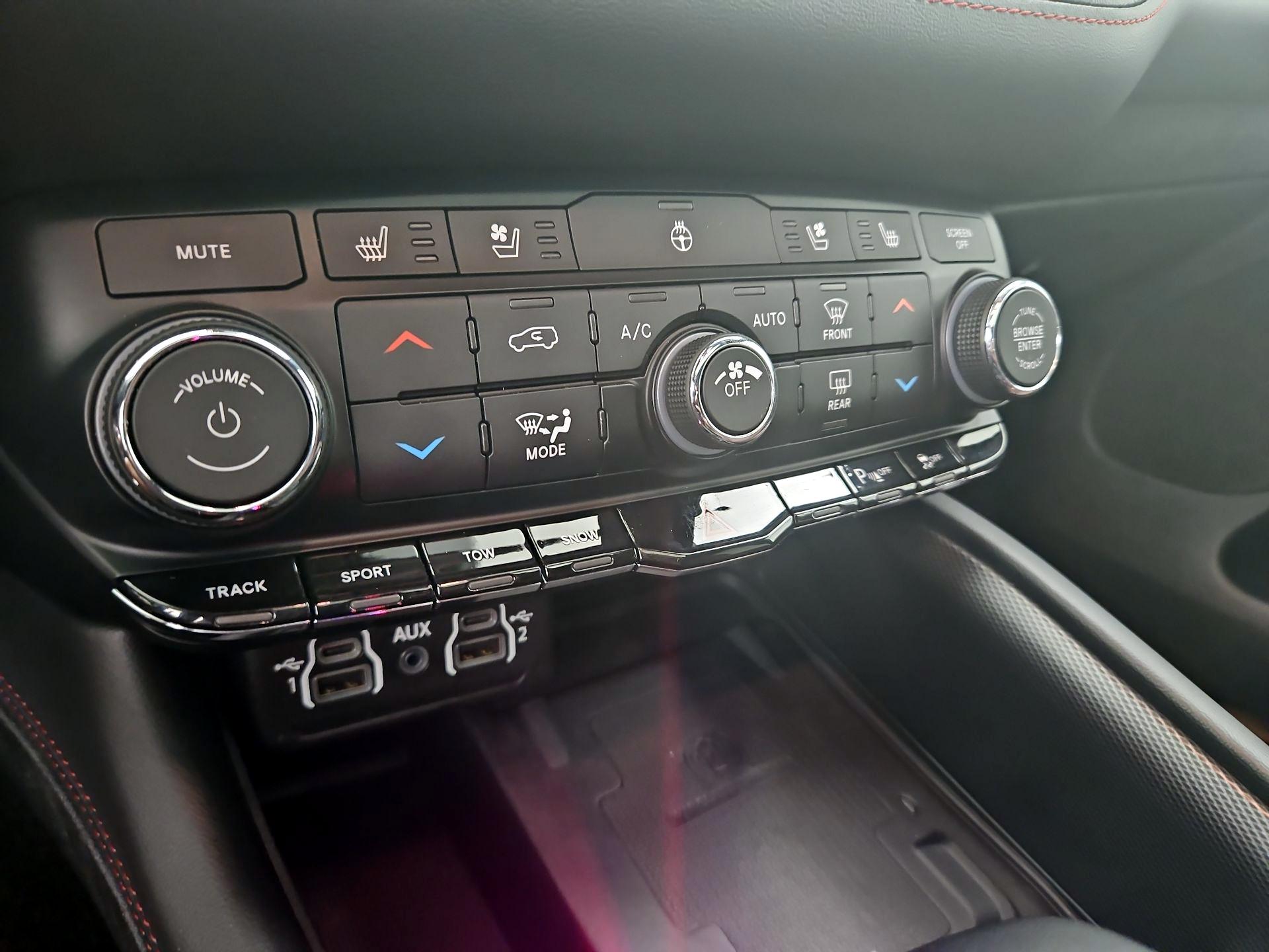 Thumbnail: 2024 Dodge Durango - 16