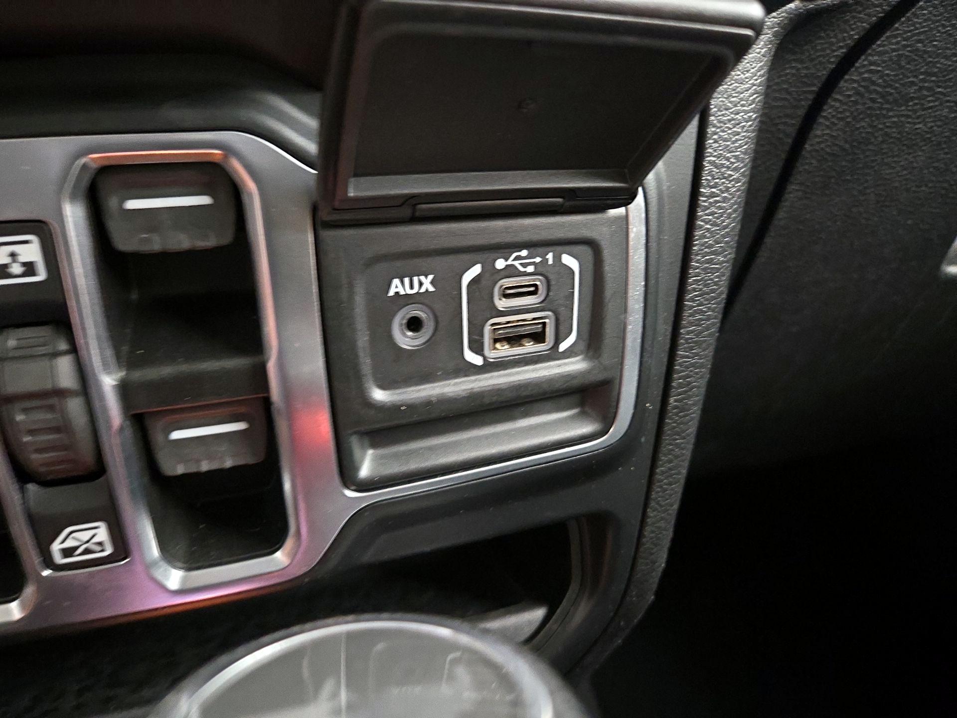 Thumbnail: 2021 Jeep Wrangler - 18