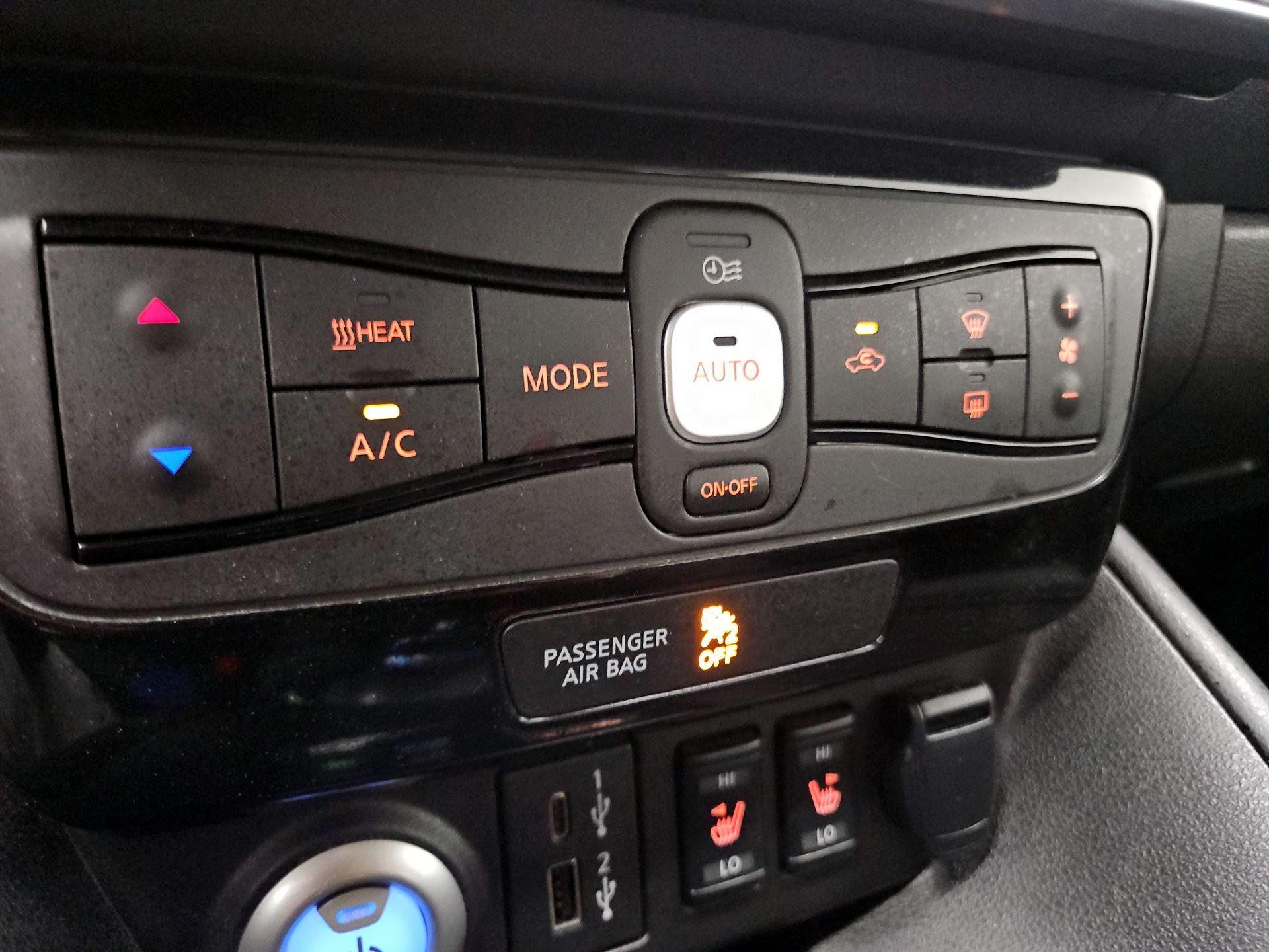 Thumbnail: 2024 Nissan Leaf - 17