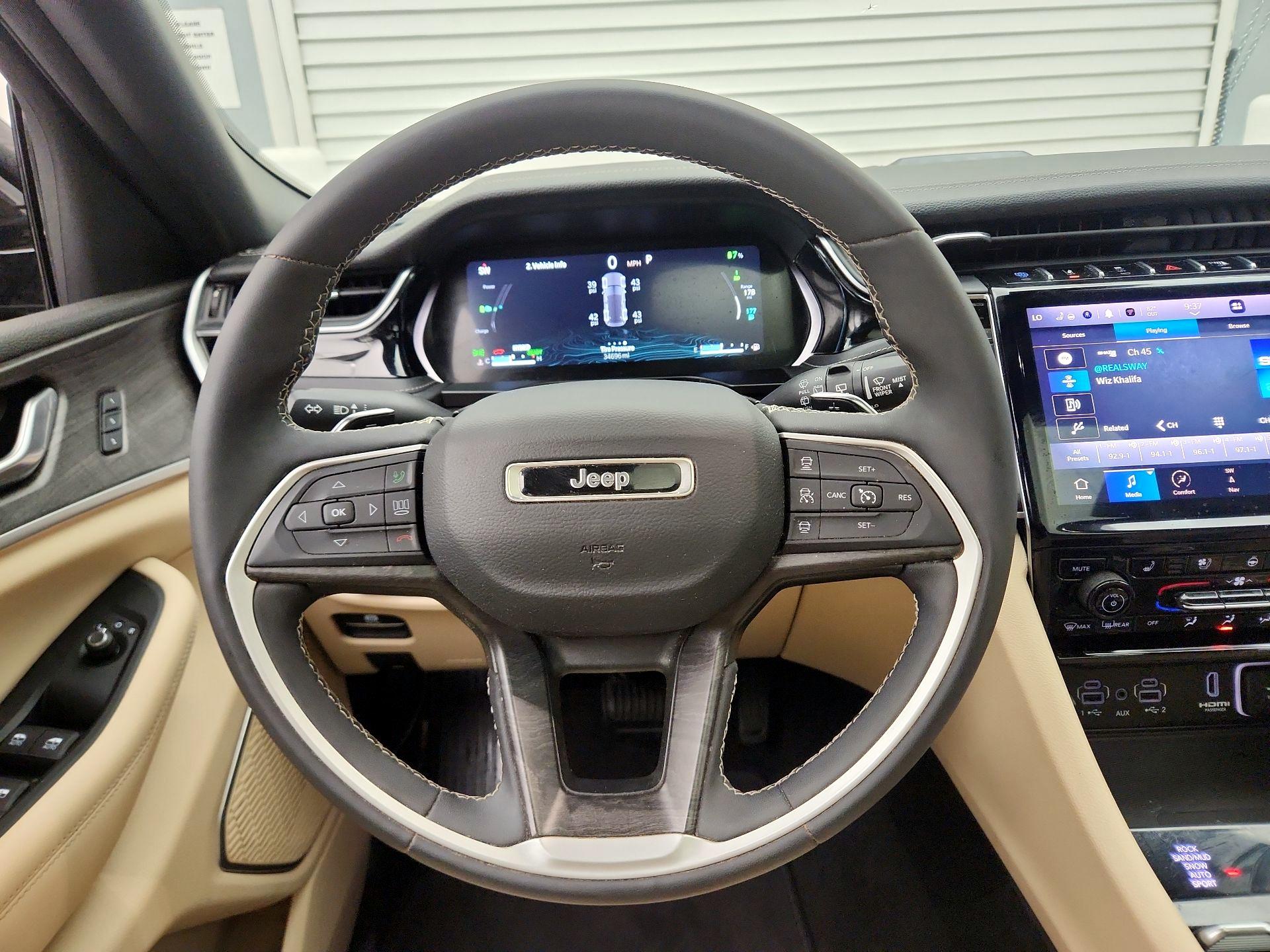 Thumbnail: 2023 Jeep Grand Cherokee - 10
