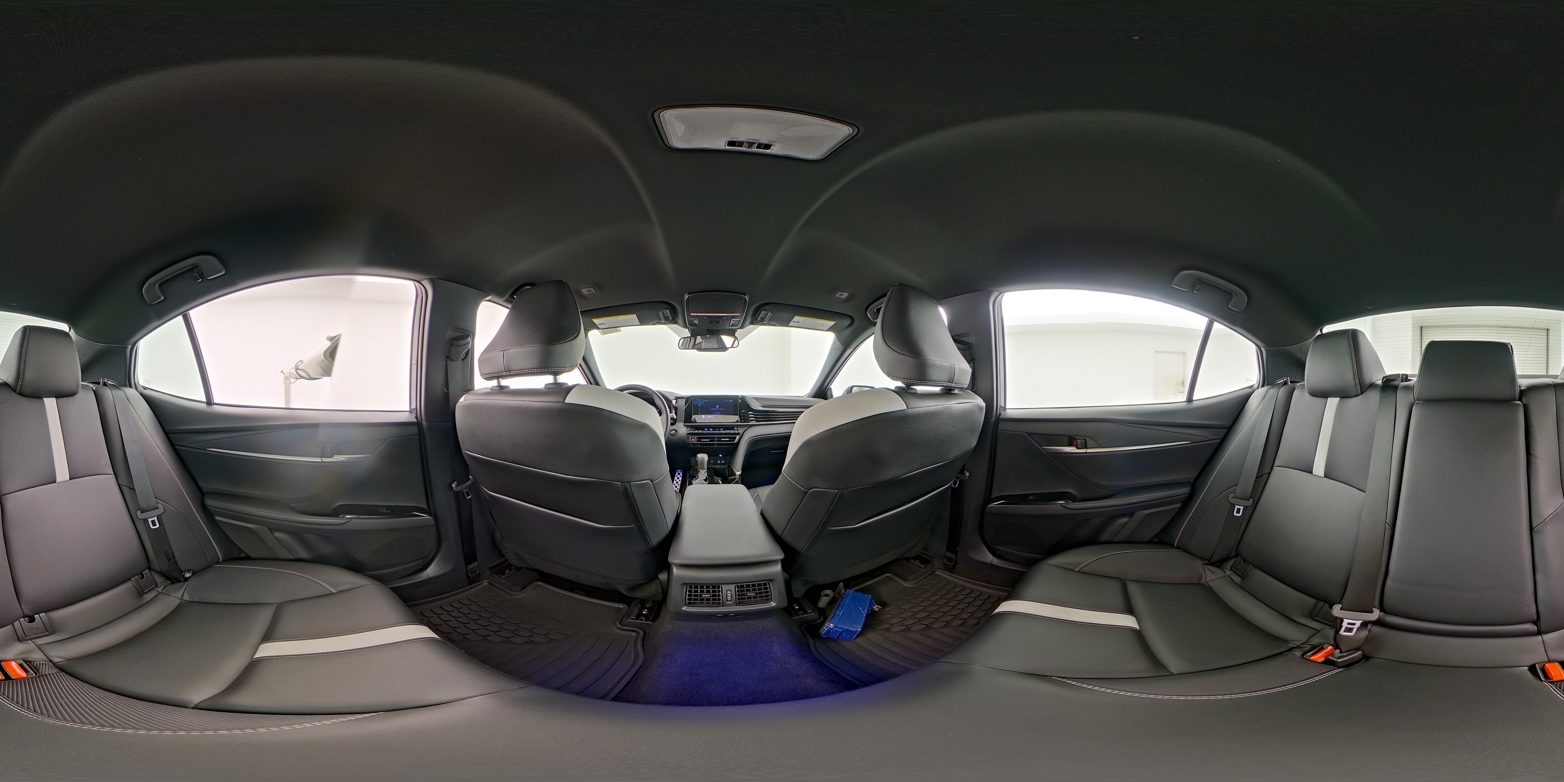 2025 Toyota Camry SE - Photo 25