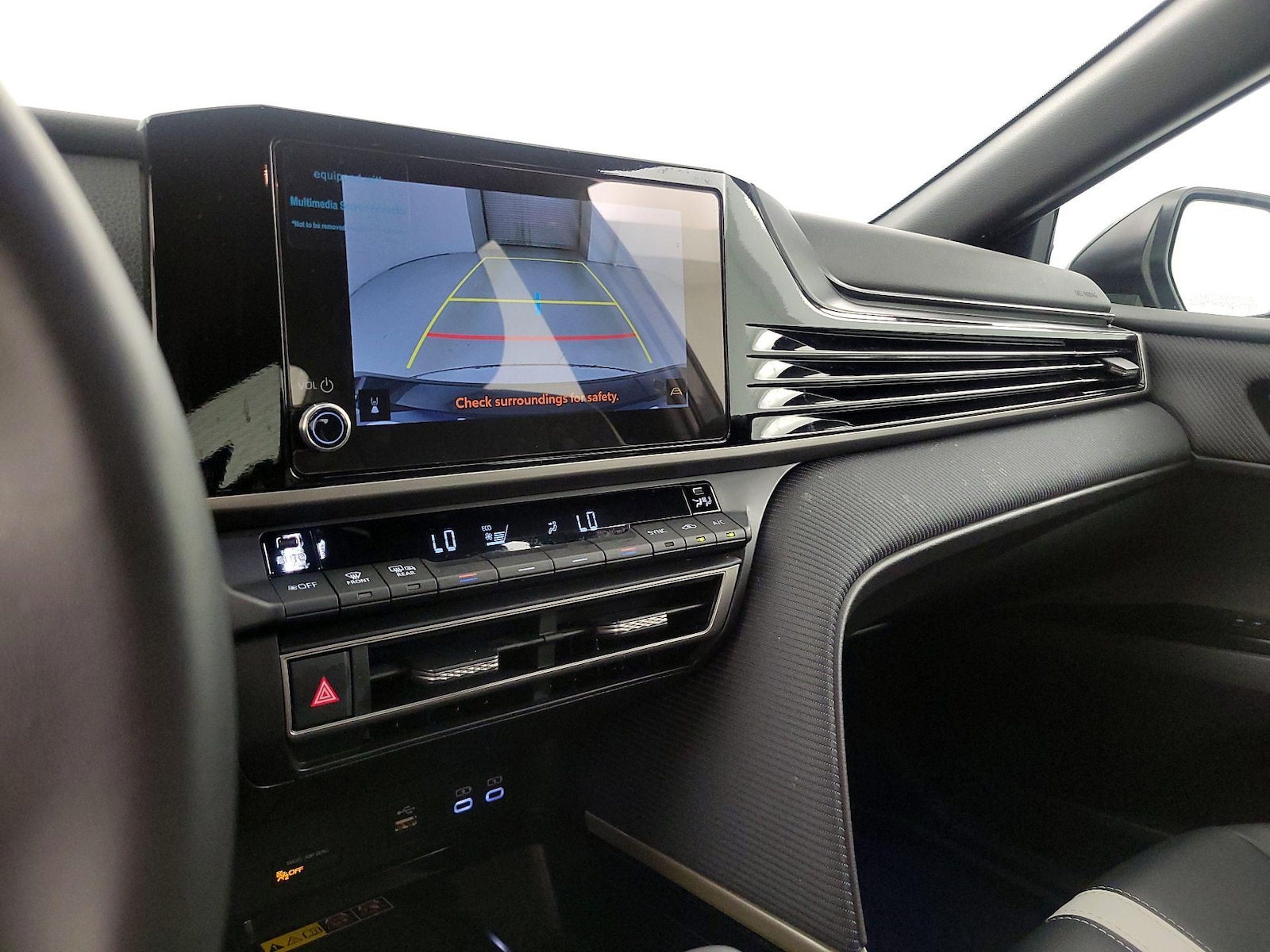2025 Toyota Camry SE - Photo 15