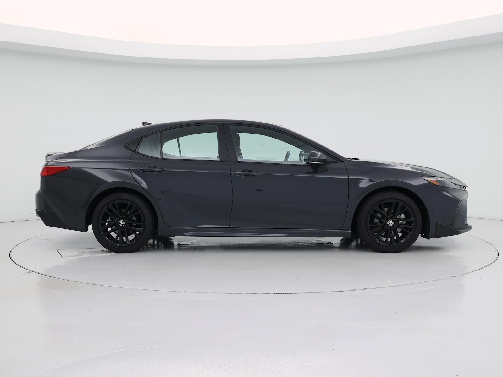 2025 Toyota Camry SE - Photo 8