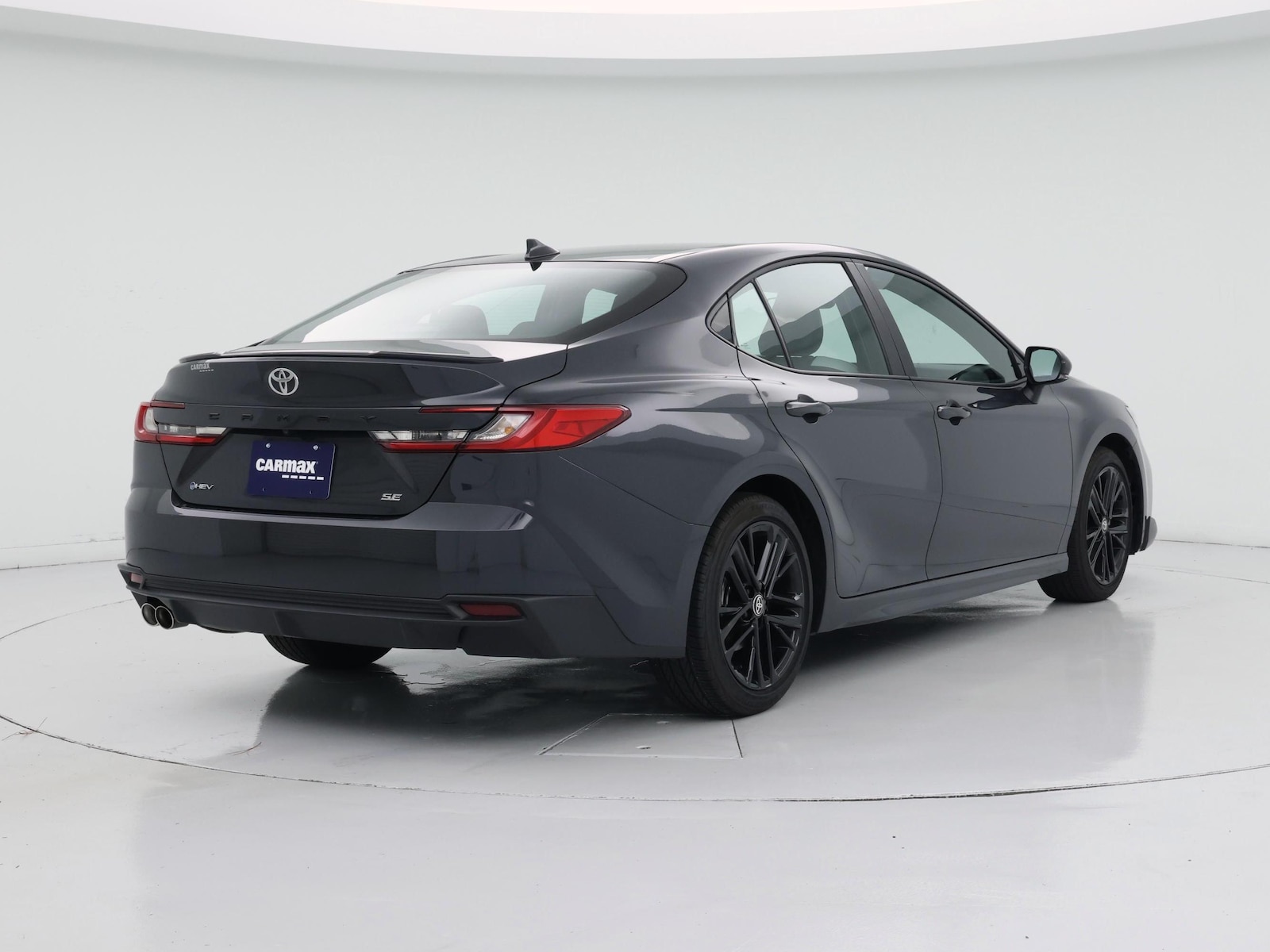 2025 Toyota Camry SE - Photo 9