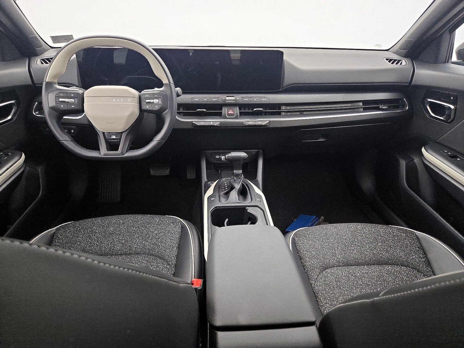 2025 Kia K4 GT-Line - Photo 10