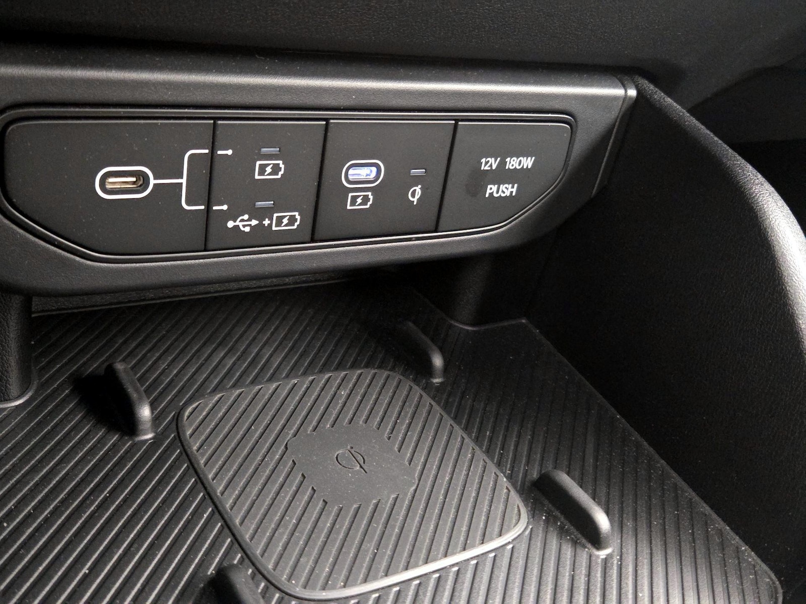 2025 Kia K4 GT-Line - Photo 20