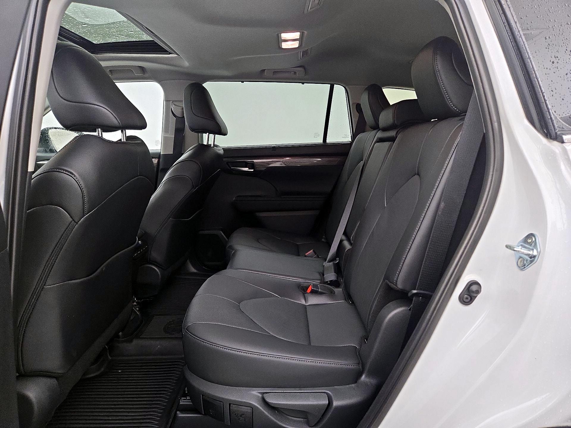 Thumbnail: 2025 Toyota Highlander - 20