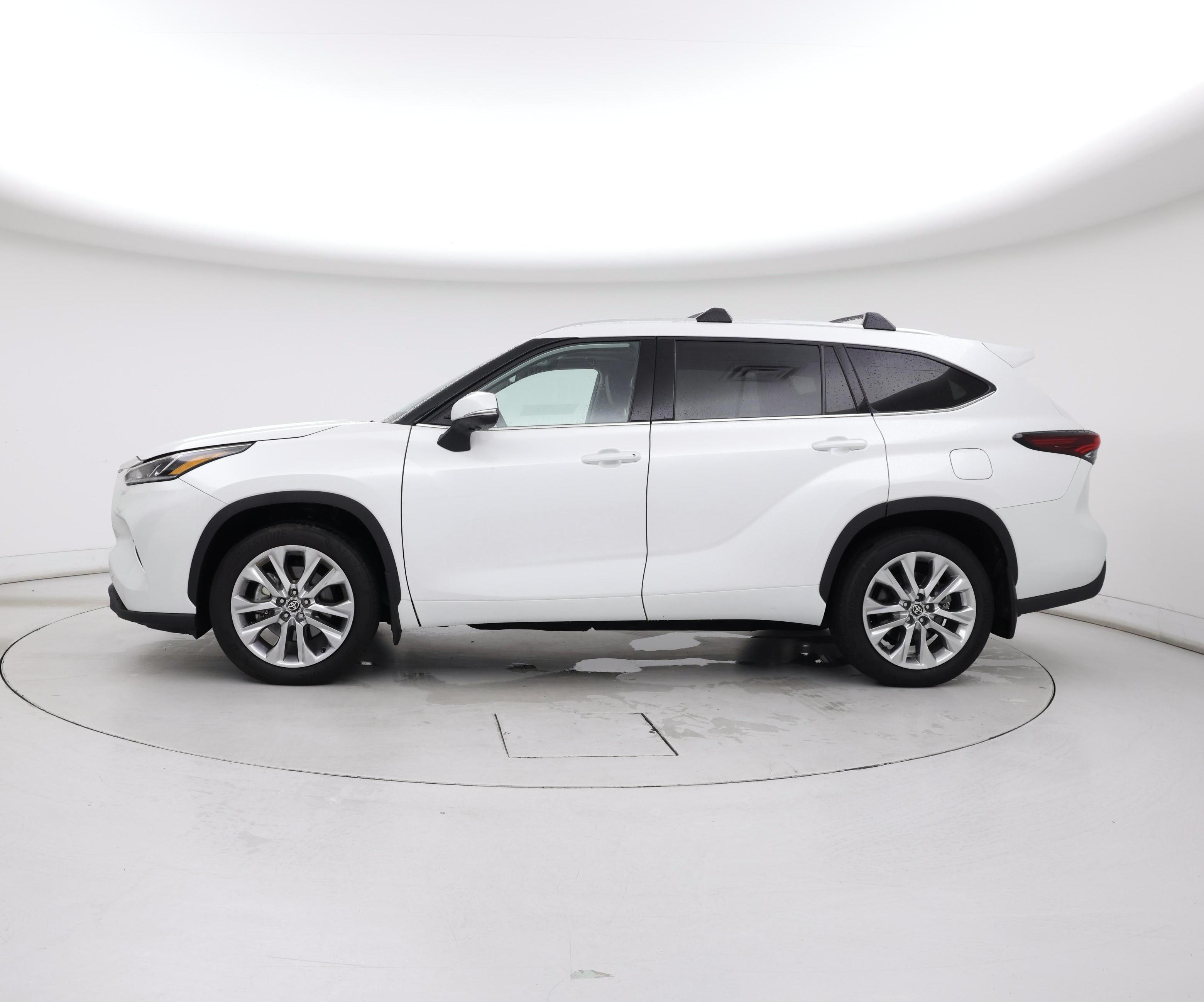 Thumbnail: 2025 Toyota Highlander - 3