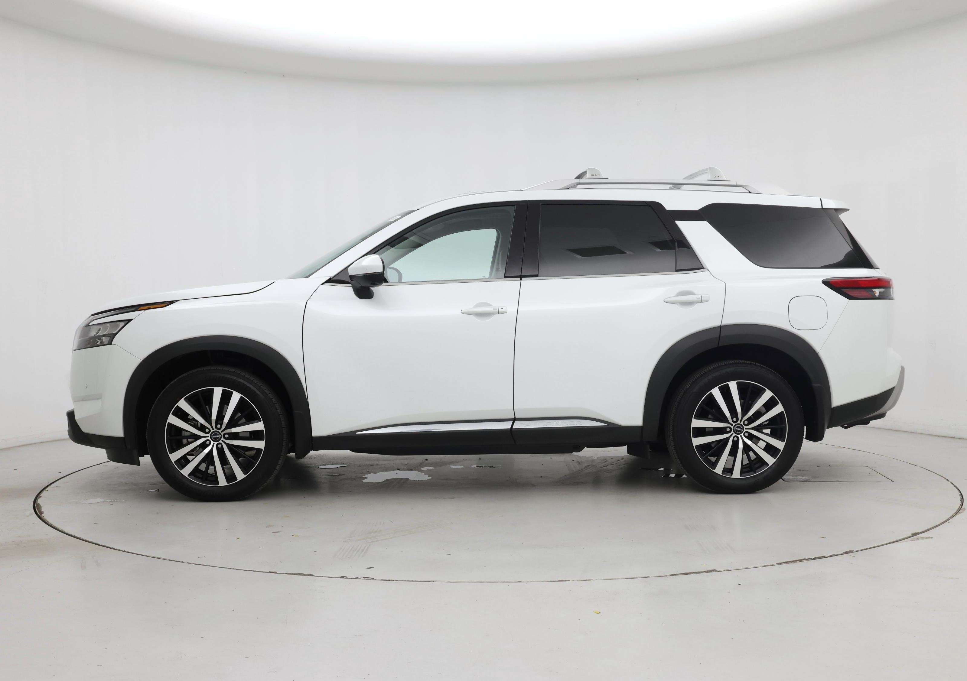 Thumbnail: 2025 Nissan Pathfinder - 3