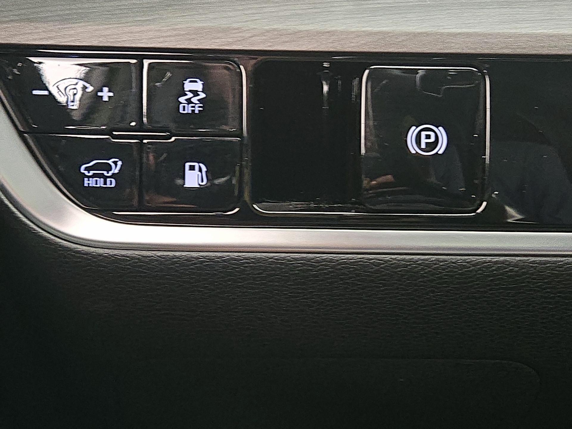 Thumbnail: 2023 Kia Sportage - 13