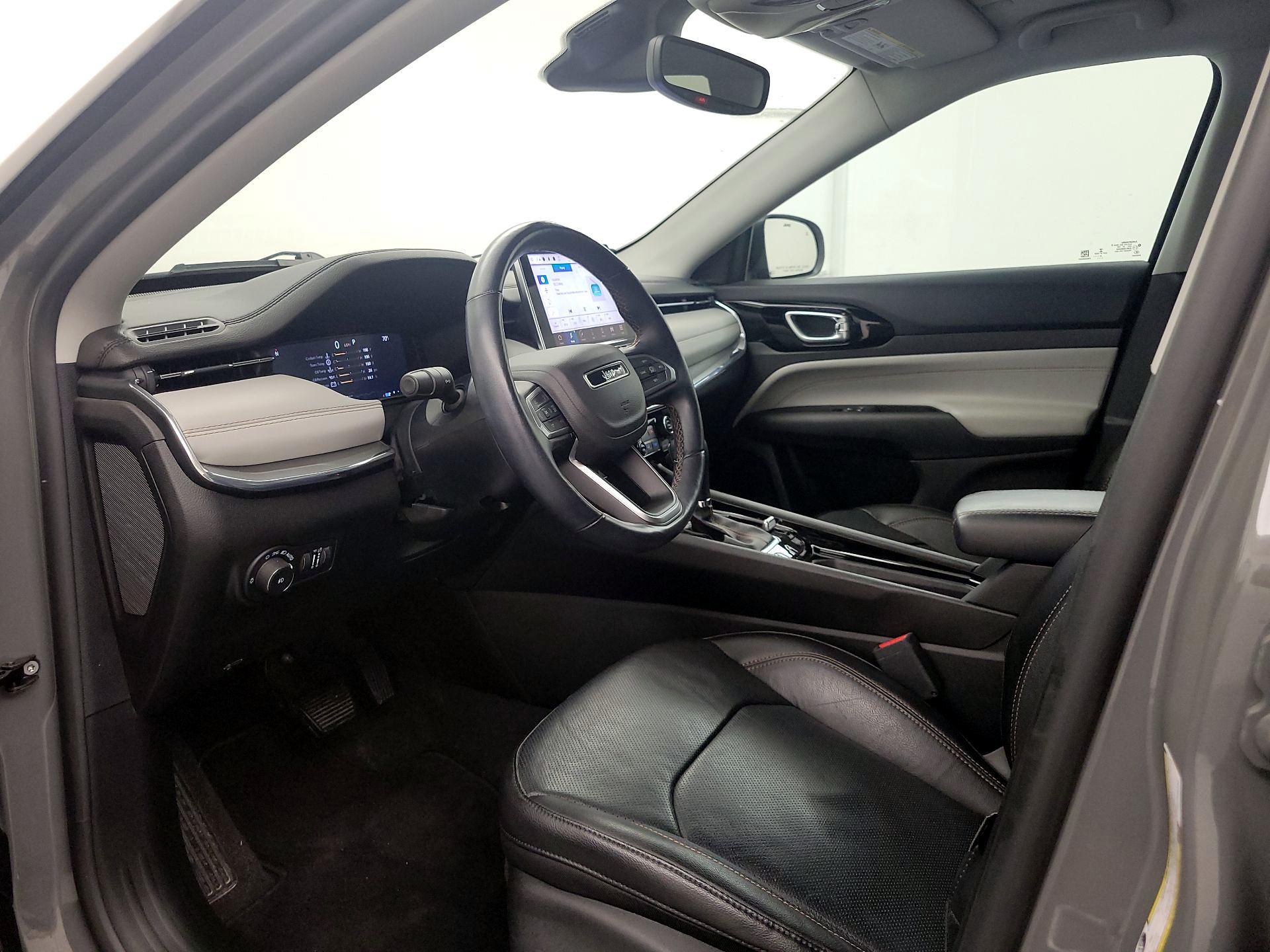 Thumbnail: 2022 Jeep Compass - 11