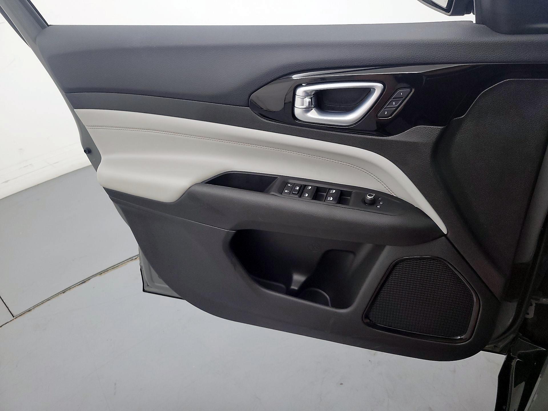 Thumbnail: 2022 Jeep Compass - 12