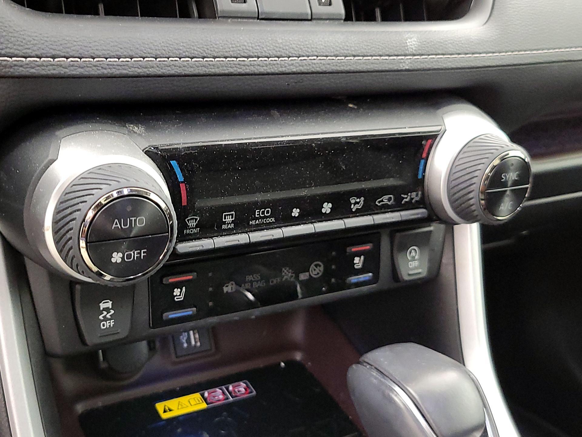Thumbnail: 2025 Toyota RAV4 - 16