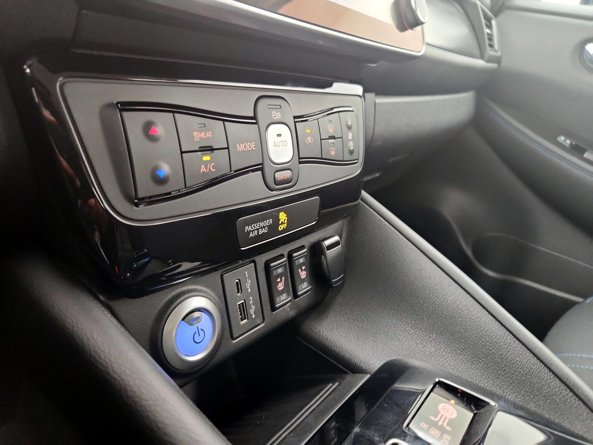 Thumbnail: 2024 Nissan Leaf - 17