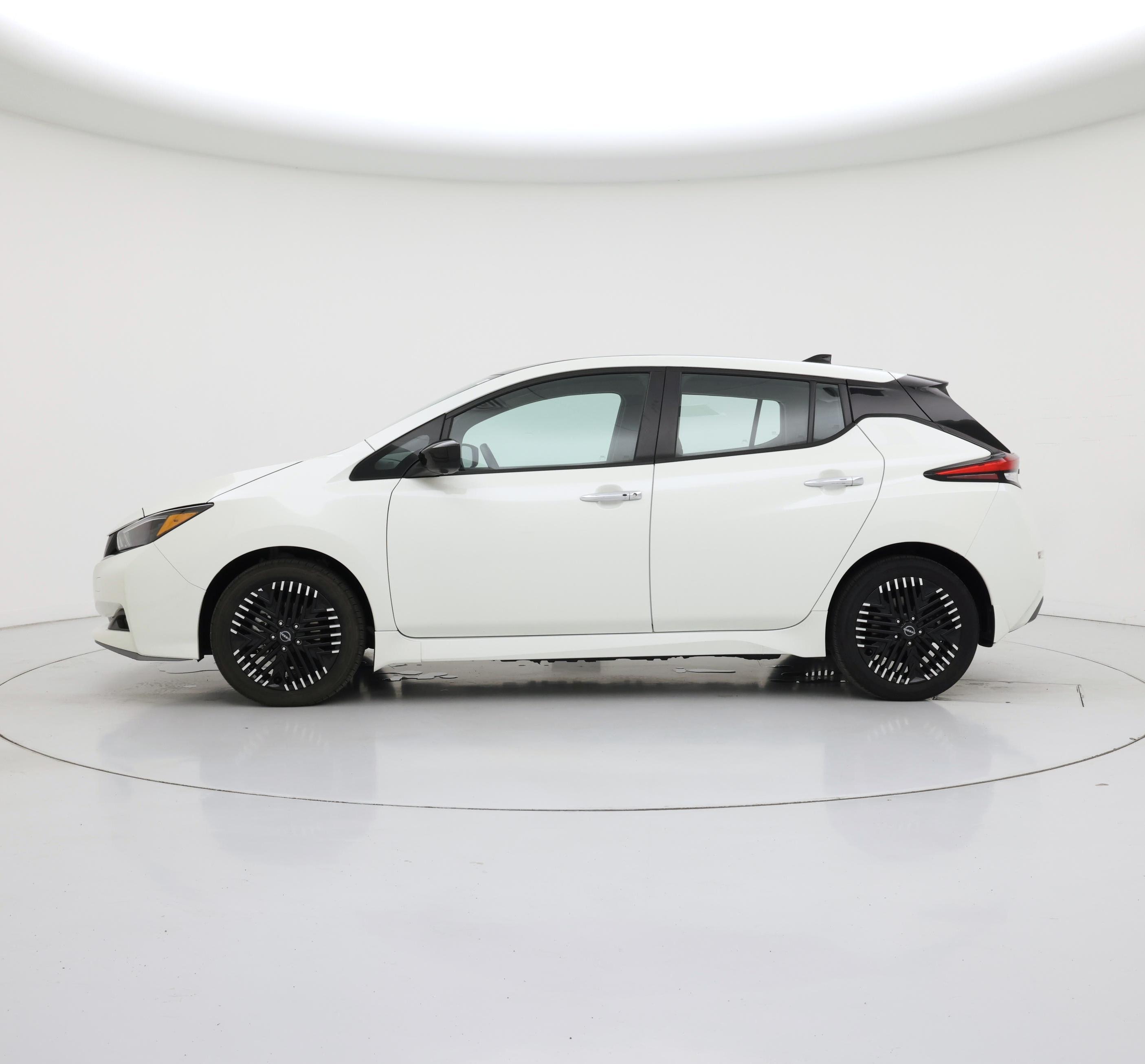 Thumbnail: 2024 Nissan Leaf - 3