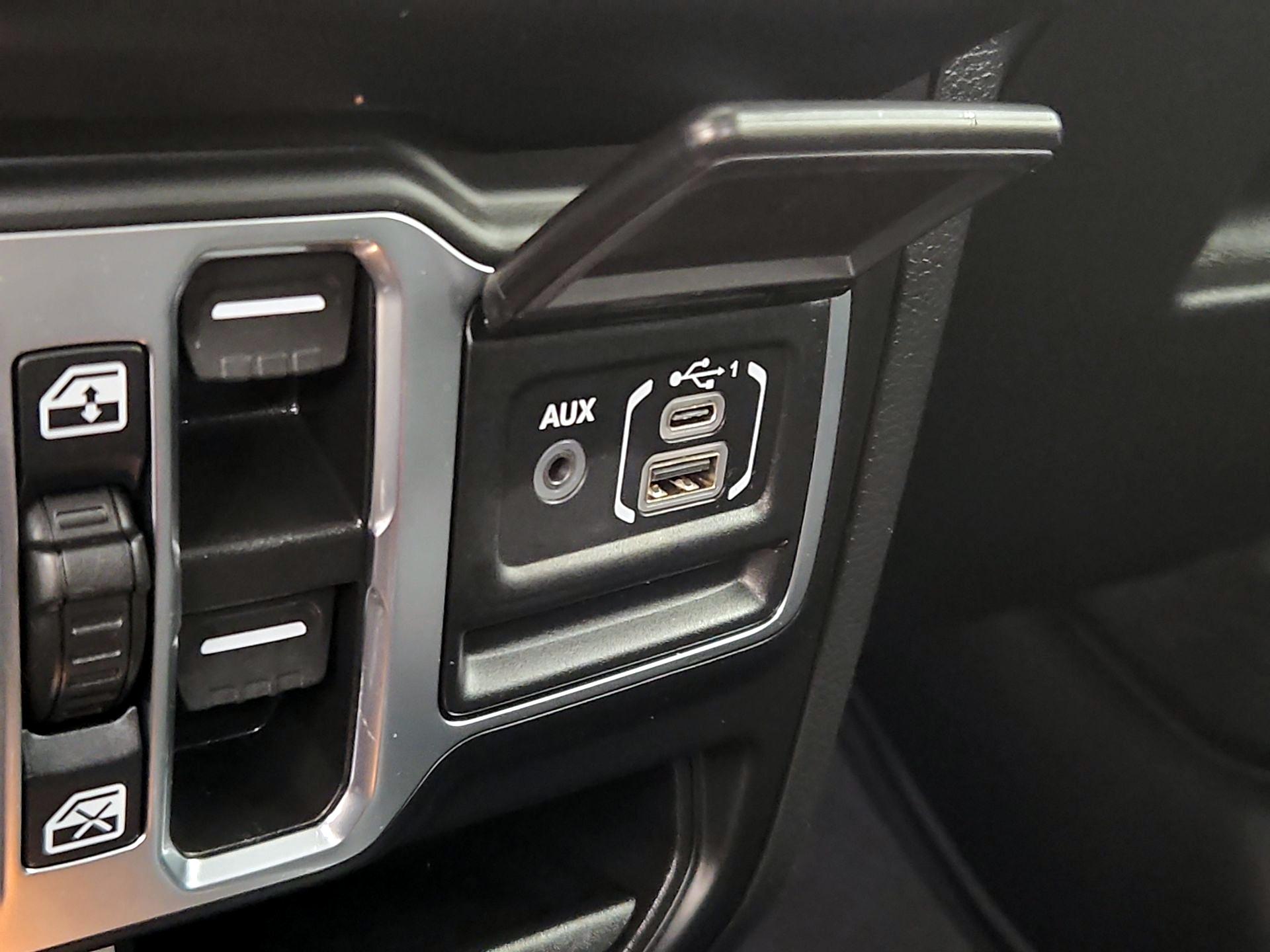 Thumbnail: 2023 Jeep Wrangler - 18